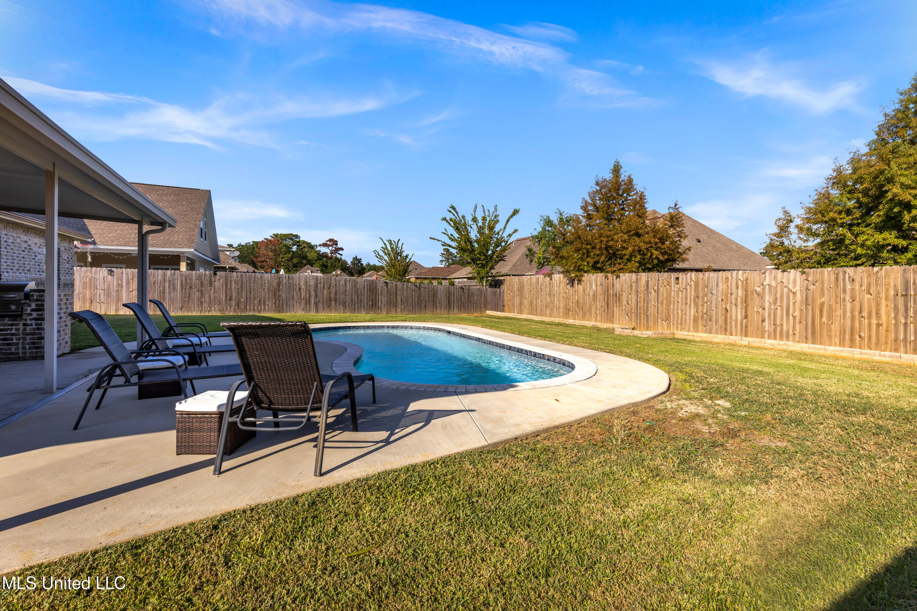 712 Champagne Drive Property Photo 28