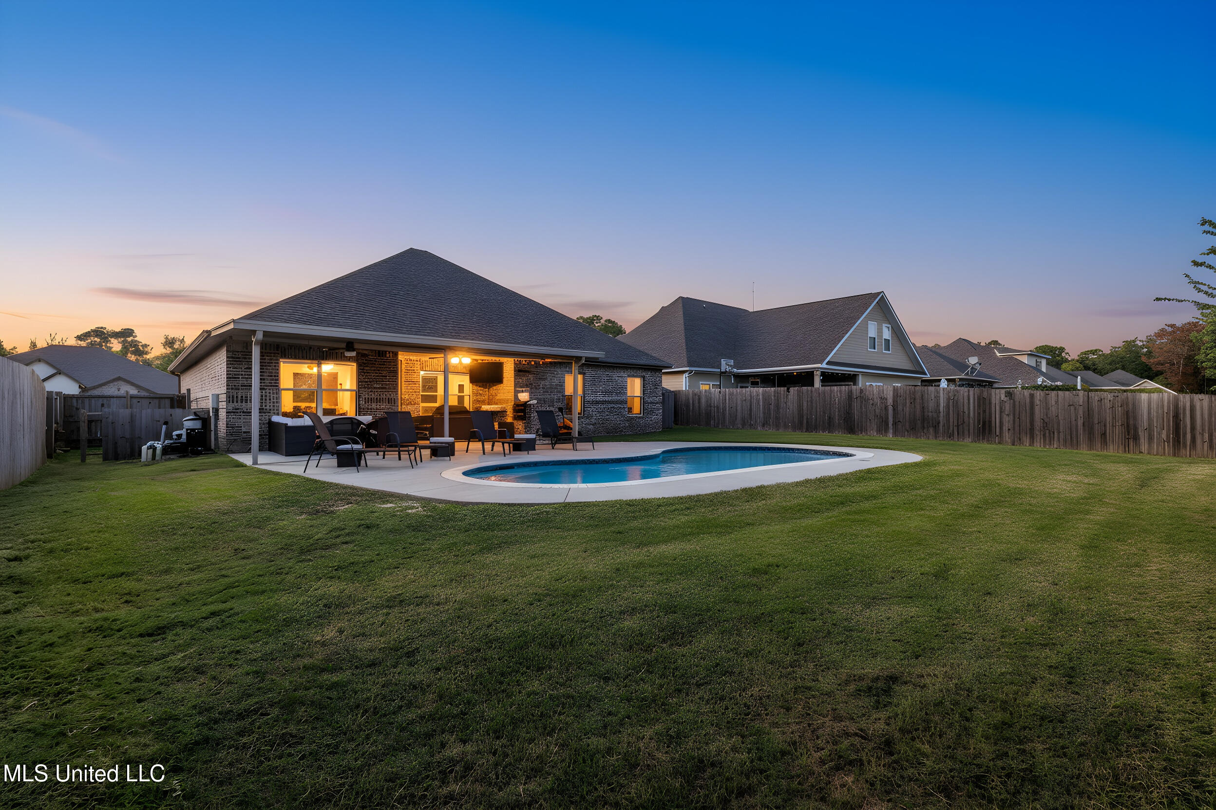 712 Champagne Drive Property Photo 31