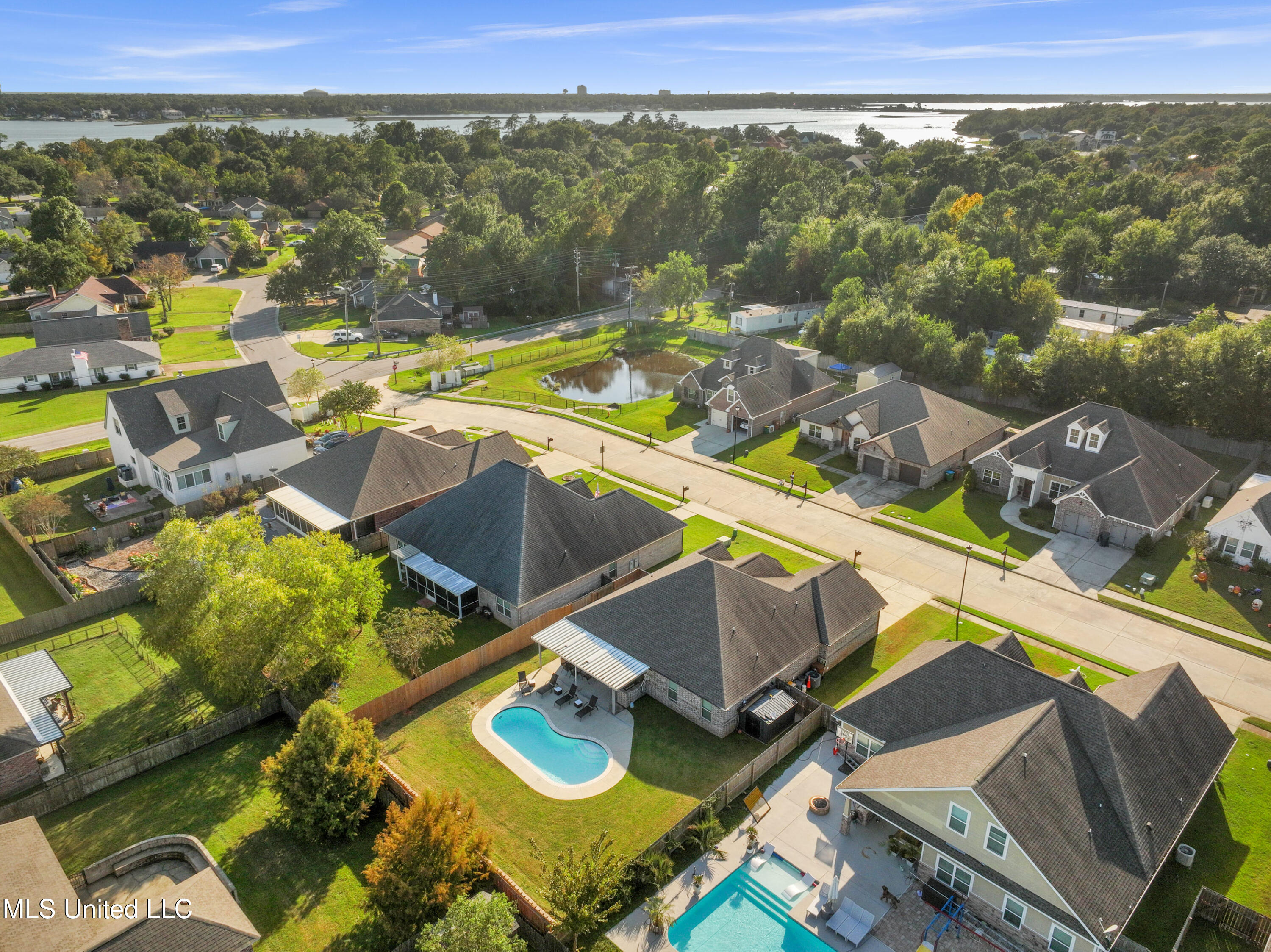 712 Champagne Drive Property Photo 35