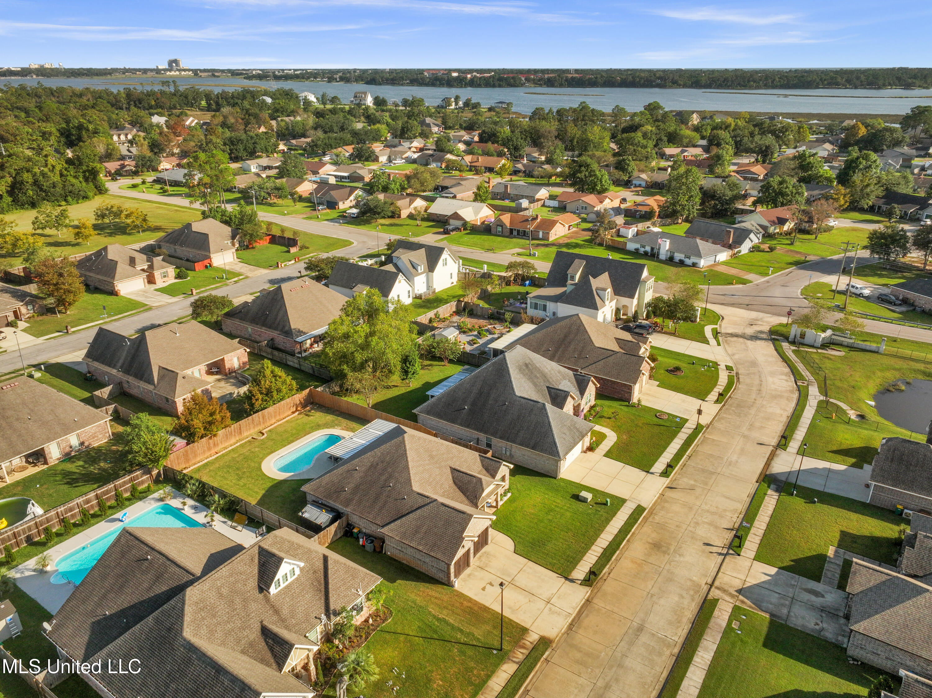 712 Champagne Drive Property Photo 36