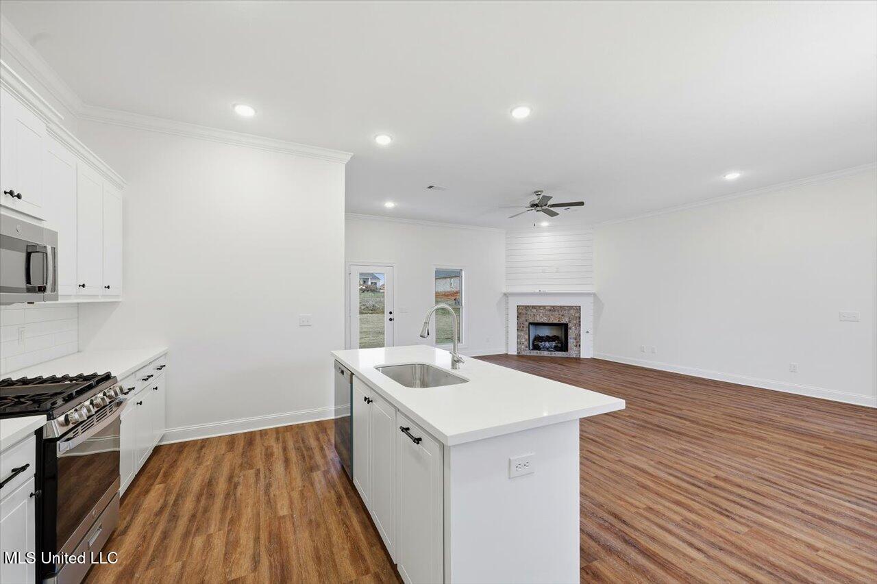 451 Baleigh Way Property Photo 8