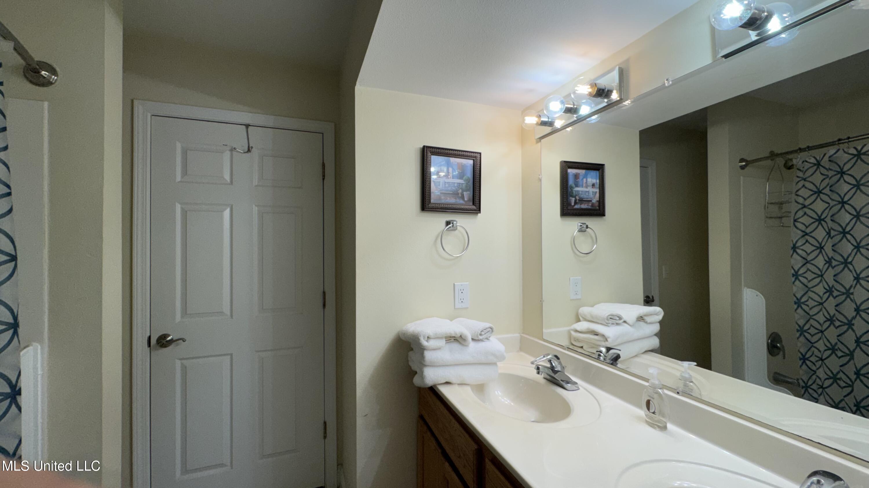 1664 Beach Boulevard Property Photo 11