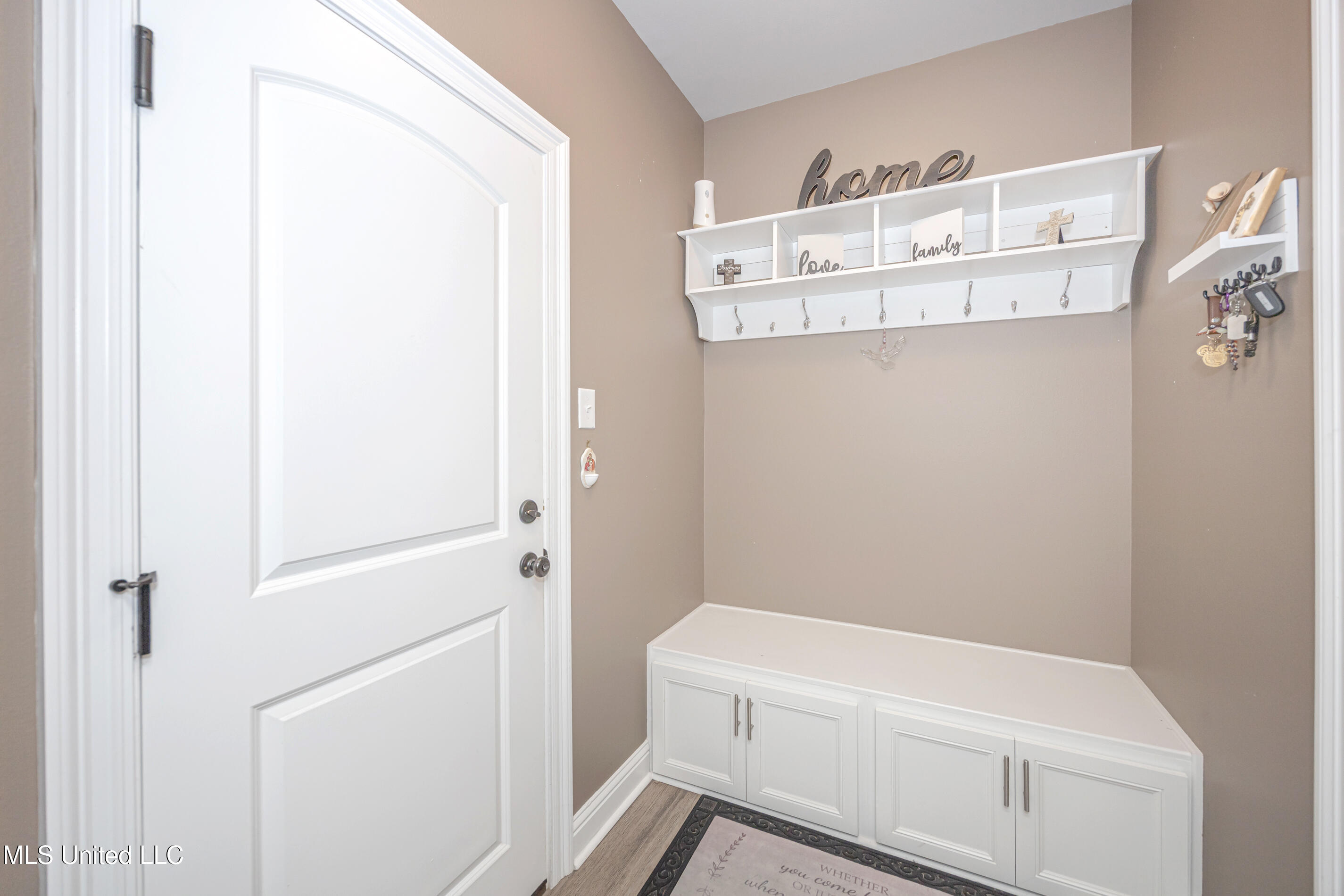 9387 Taylor Place Property Photo 9