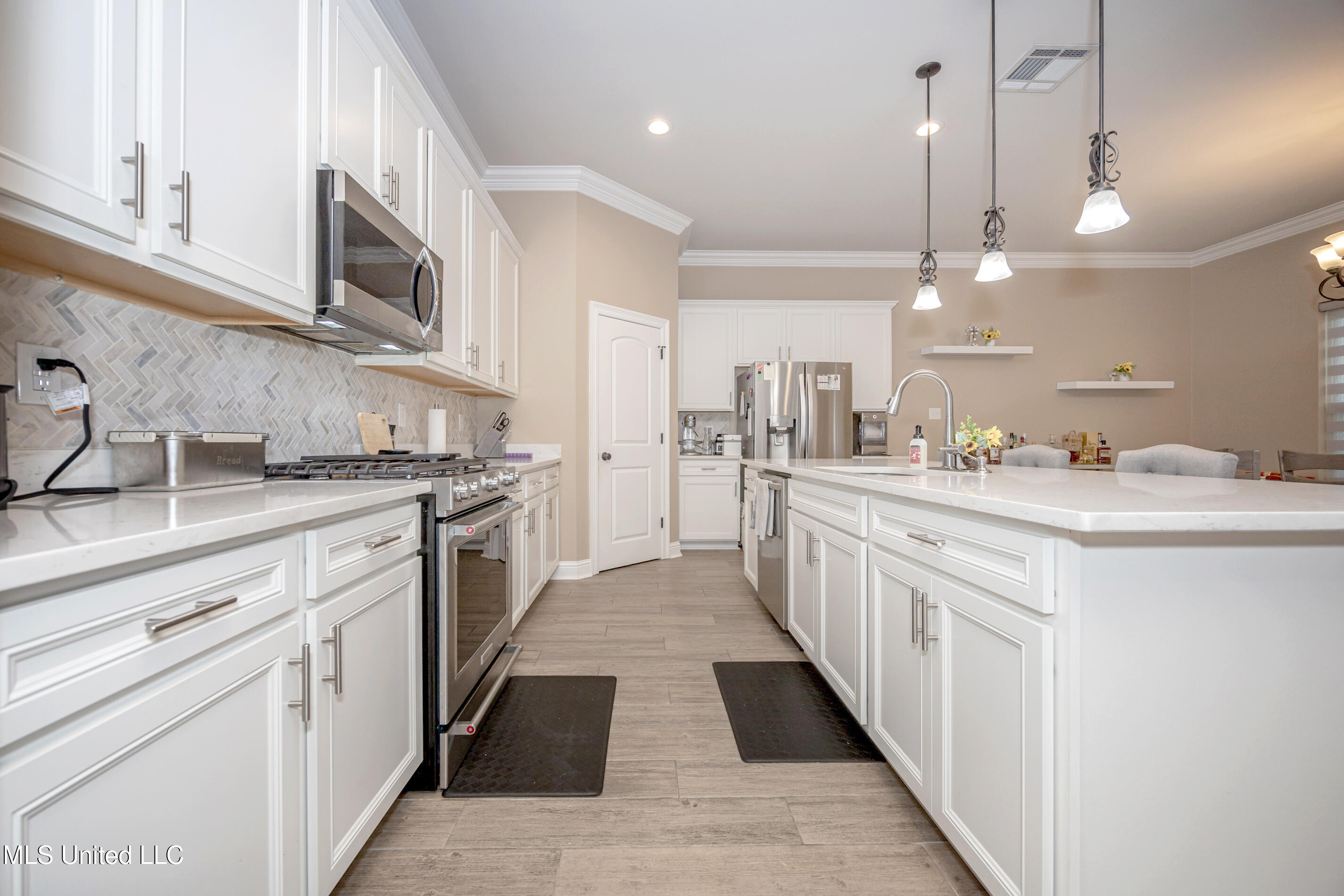 9387 Taylor Place Property Photo 18