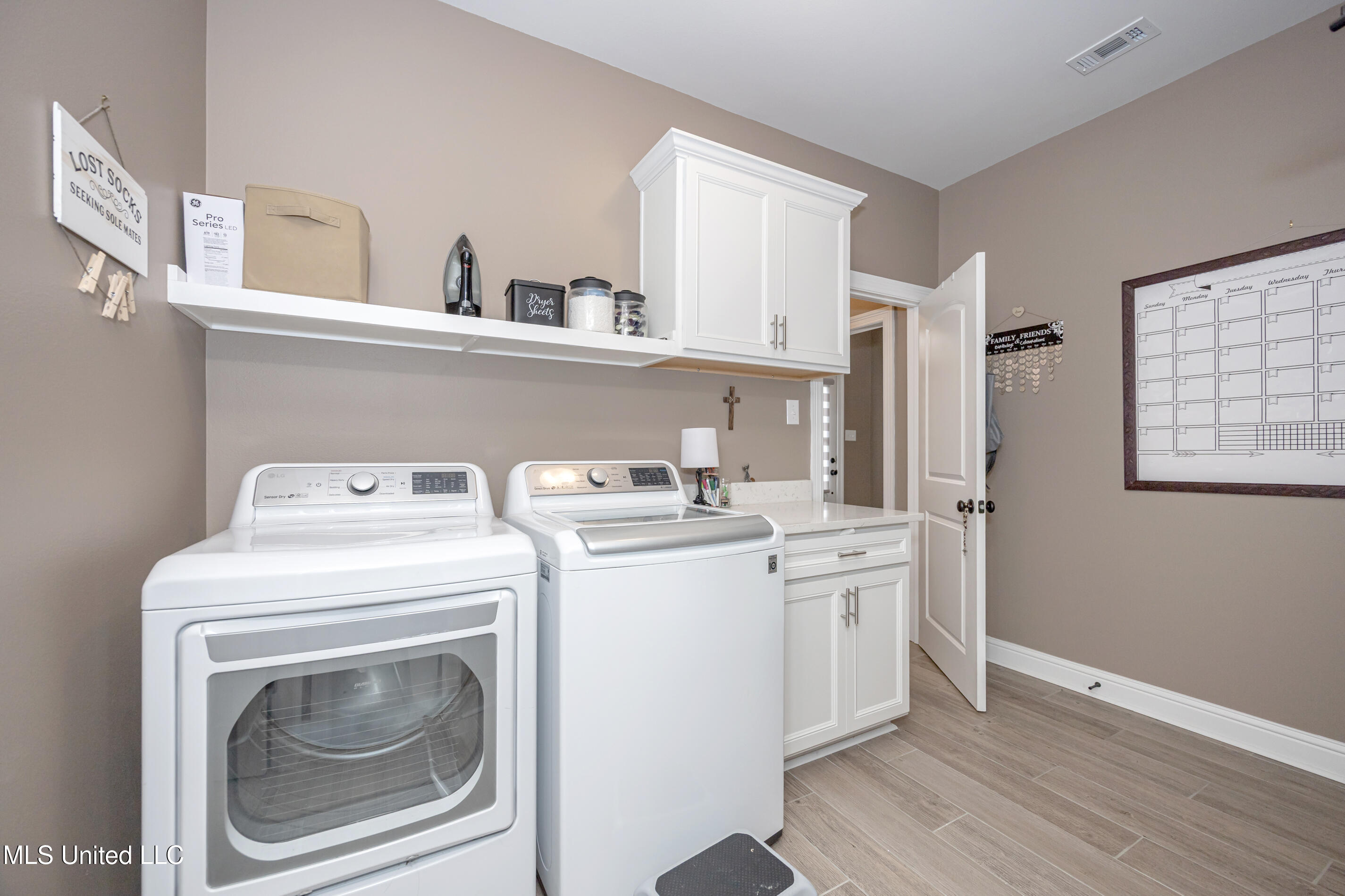 9387 Taylor Place Property Photo 37