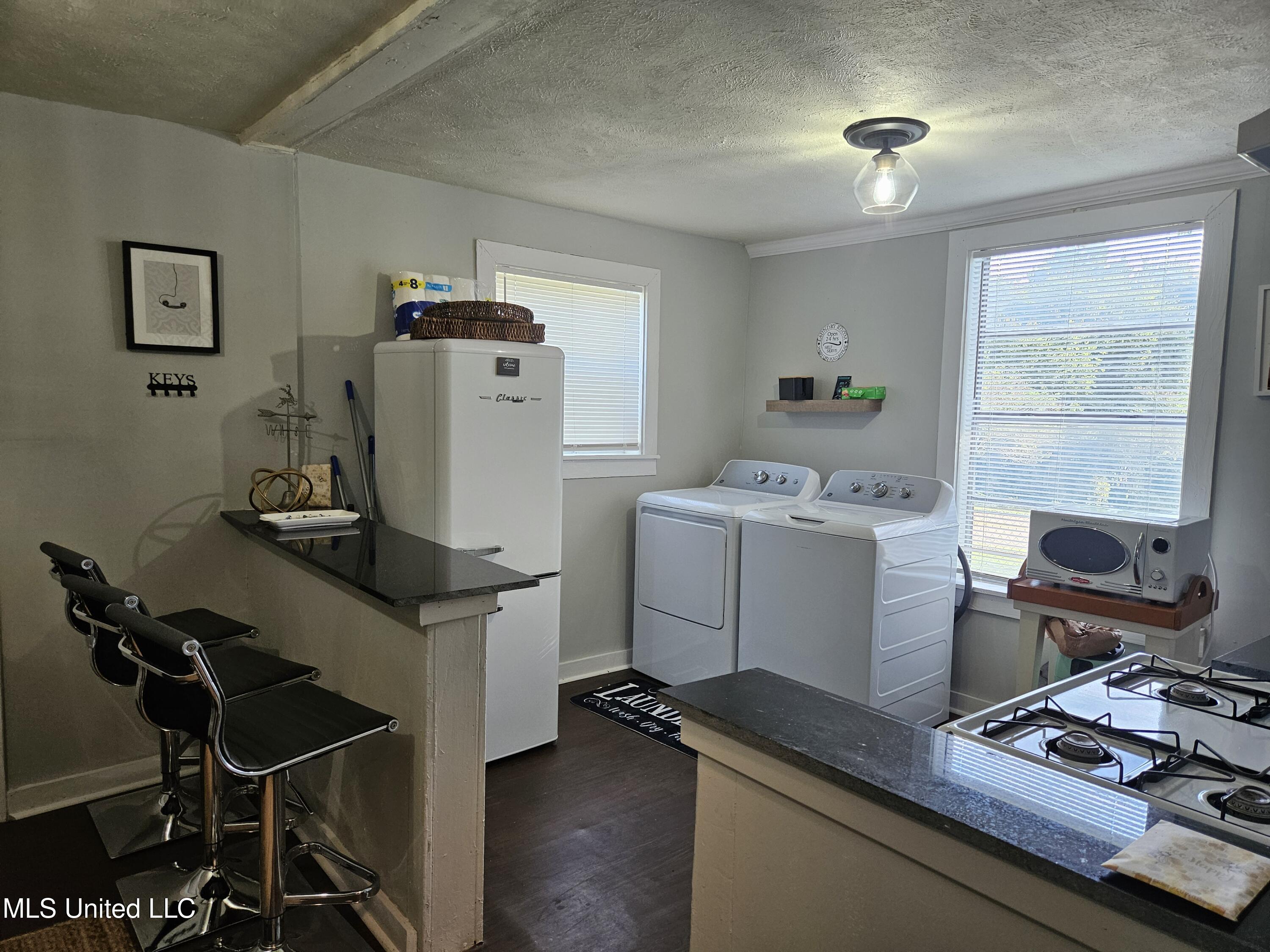 7 Davis Lane Property Photo 3