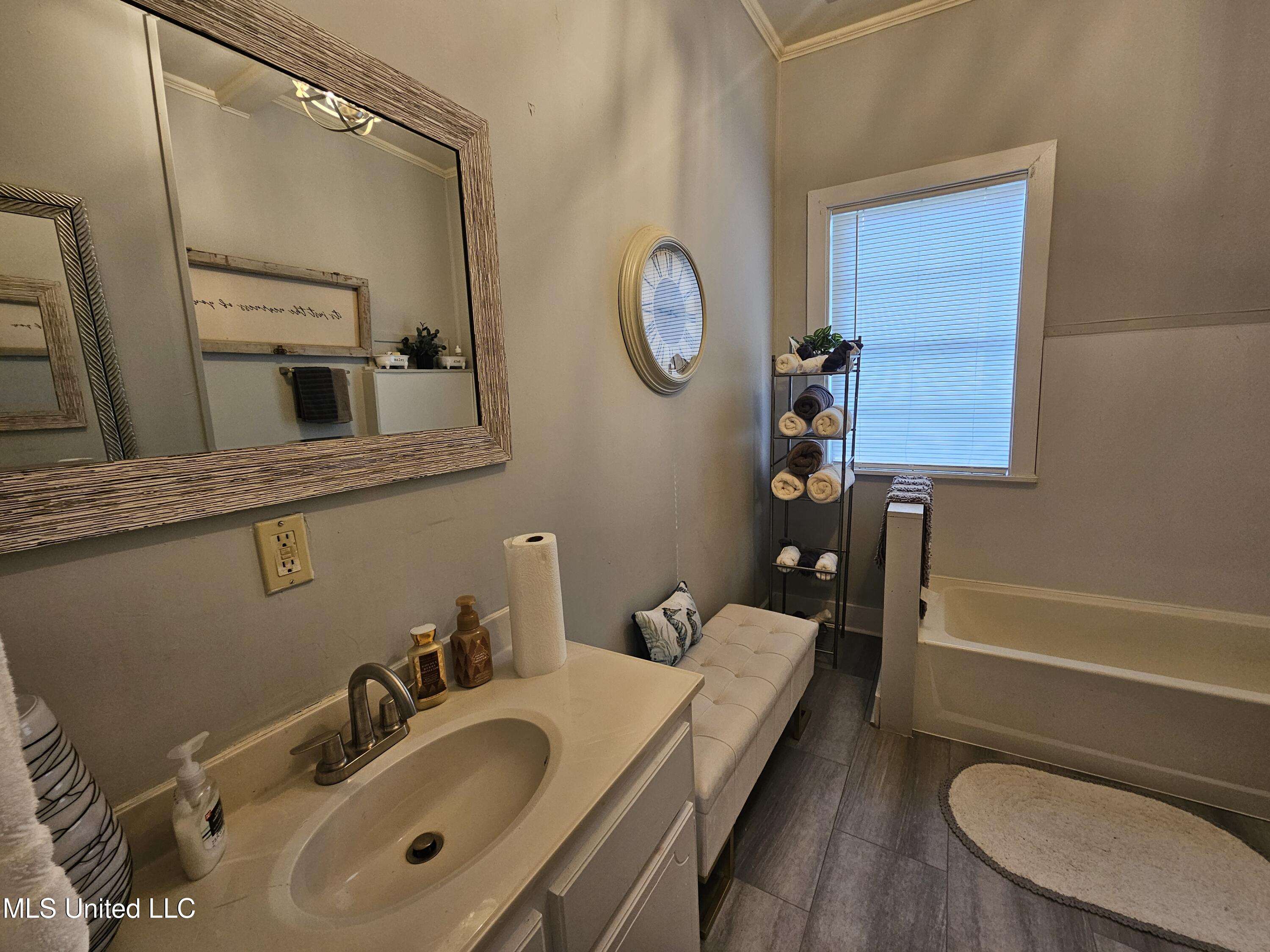 7 Davis Lane Property Photo 6