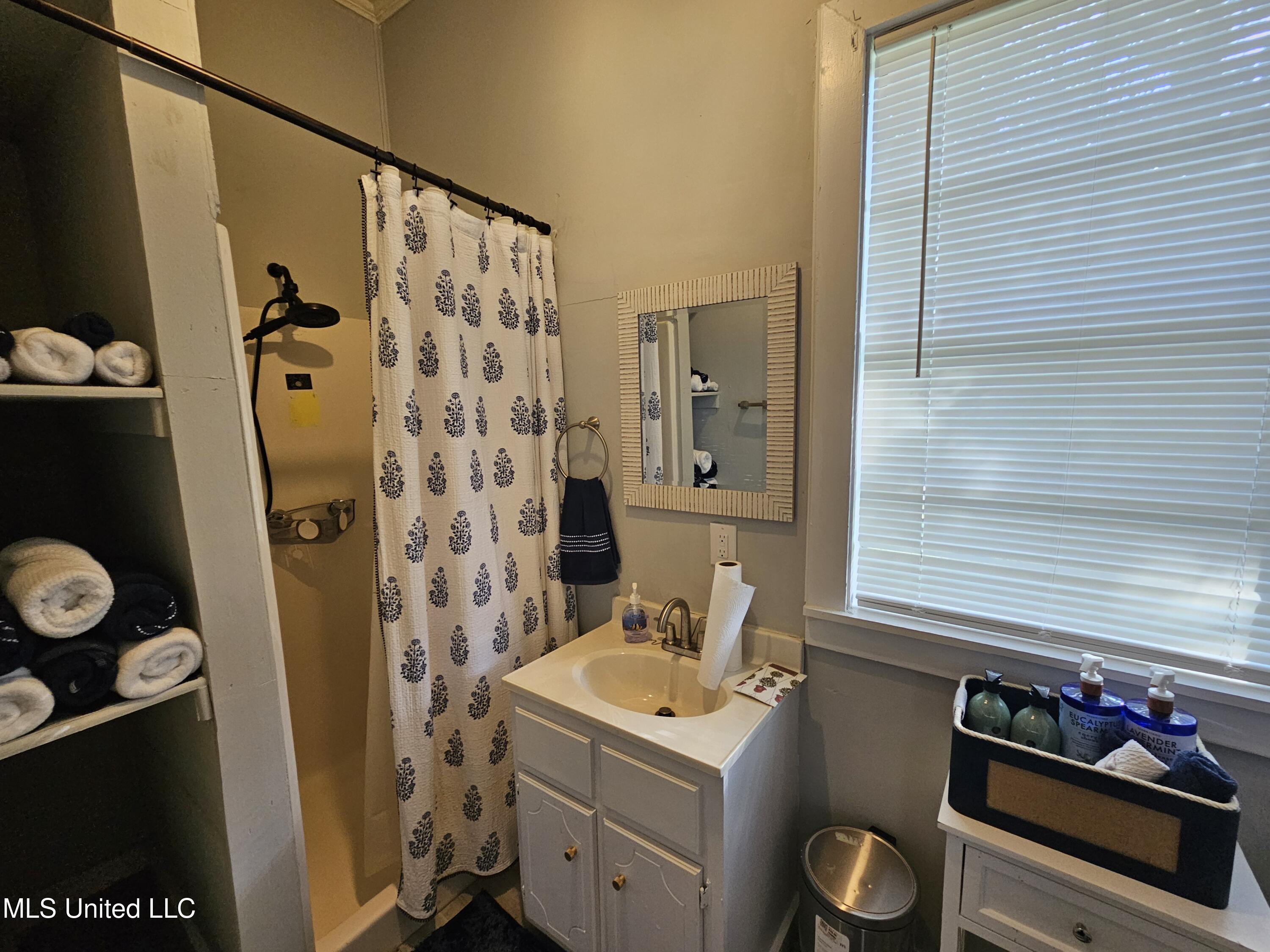 7 Davis Lane Property Photo 9