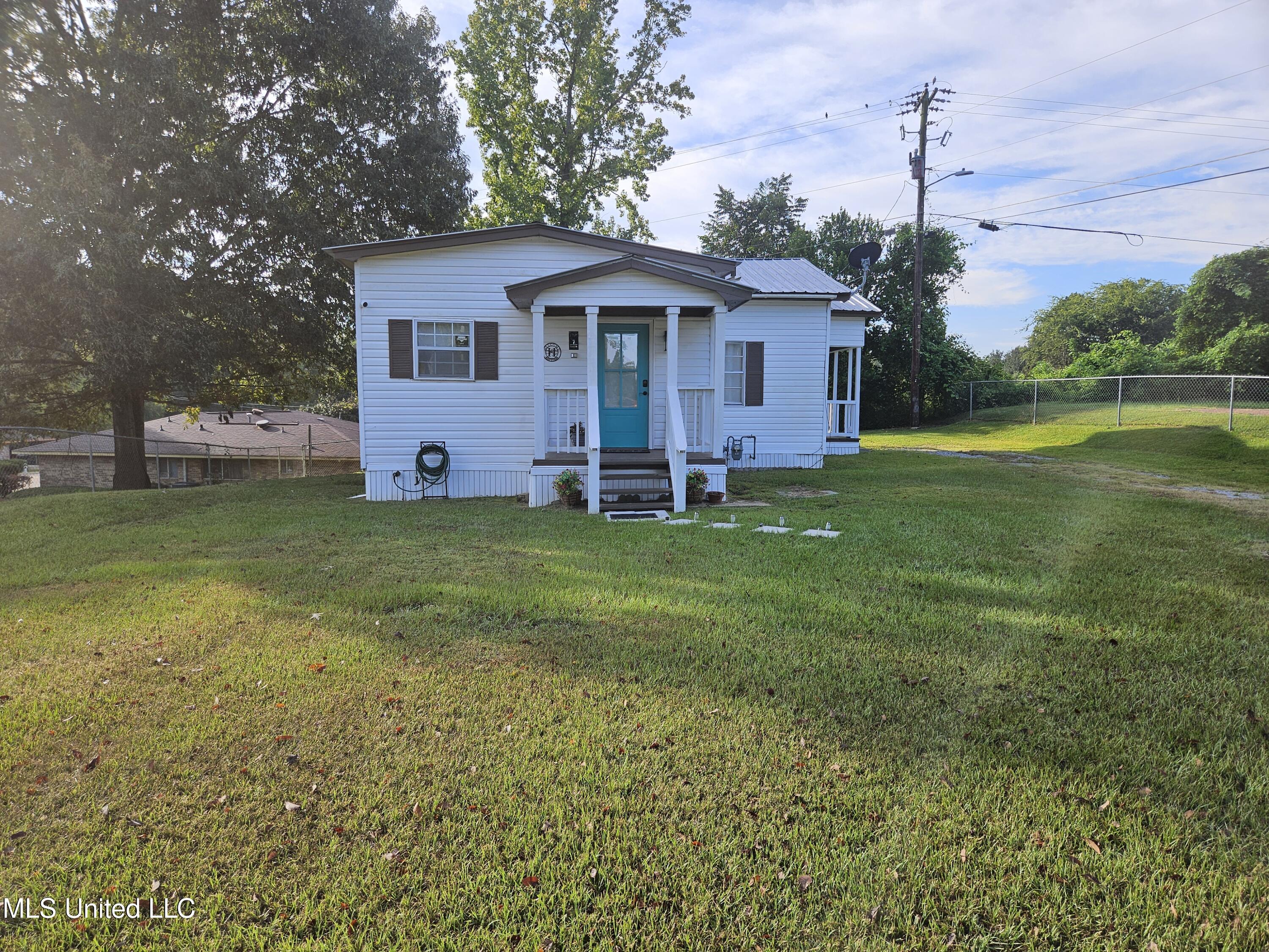 7 Davis Lane Property Photo 15