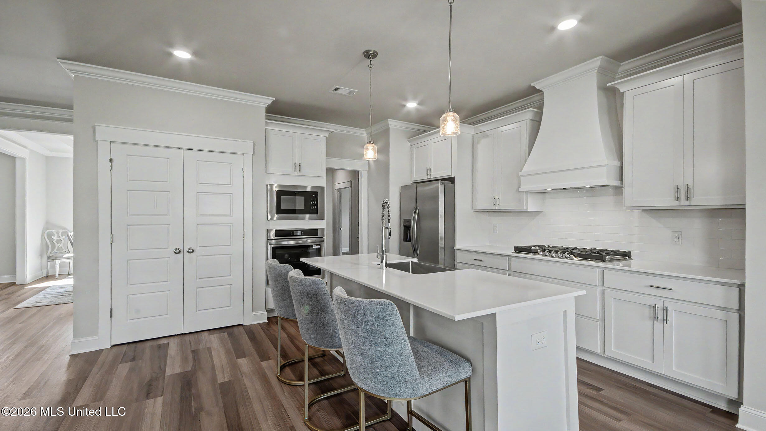 147 Cornerstone Drive Property Photo 4