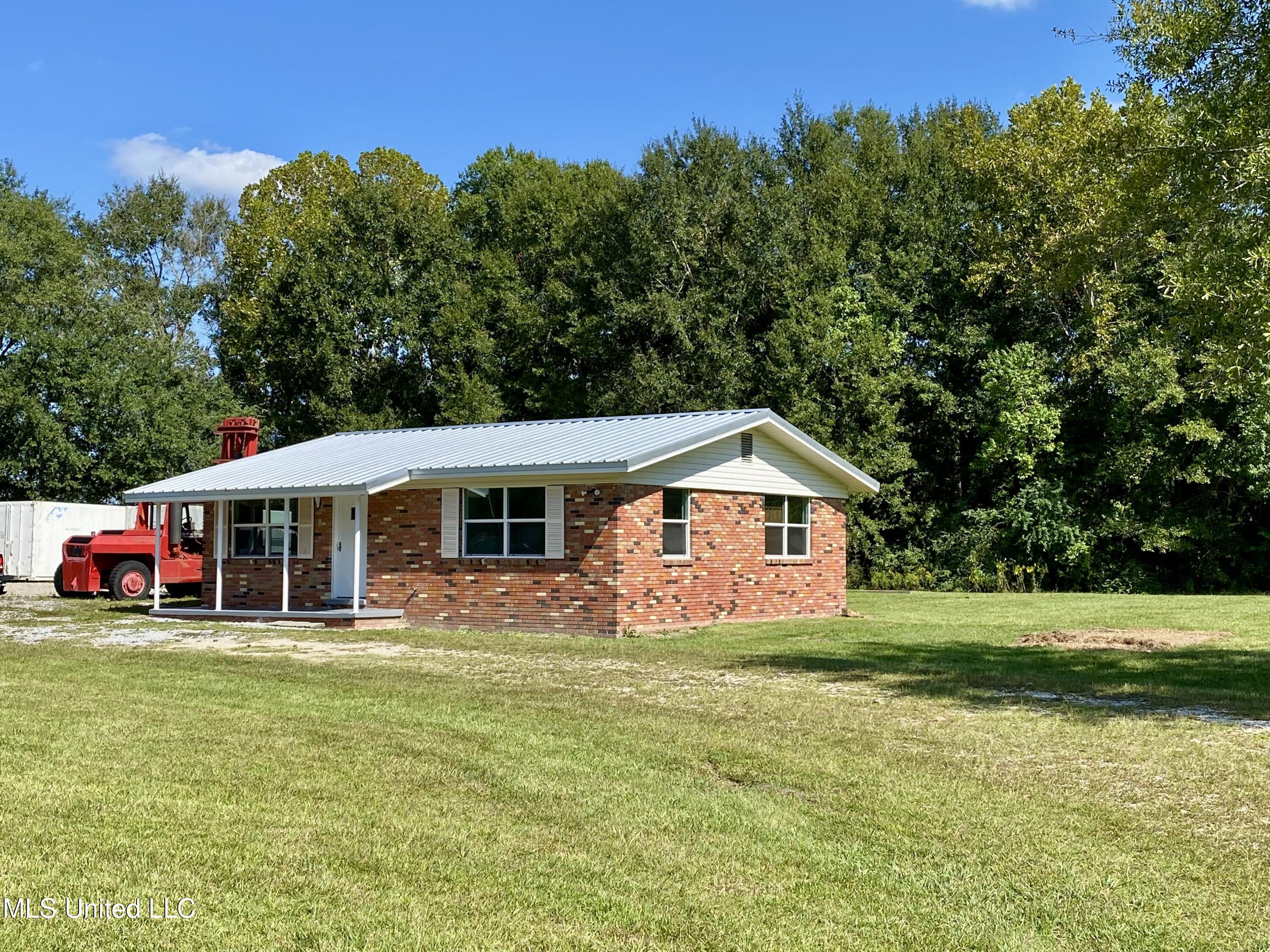 1307 S Hwy. 11 Property Photo 2