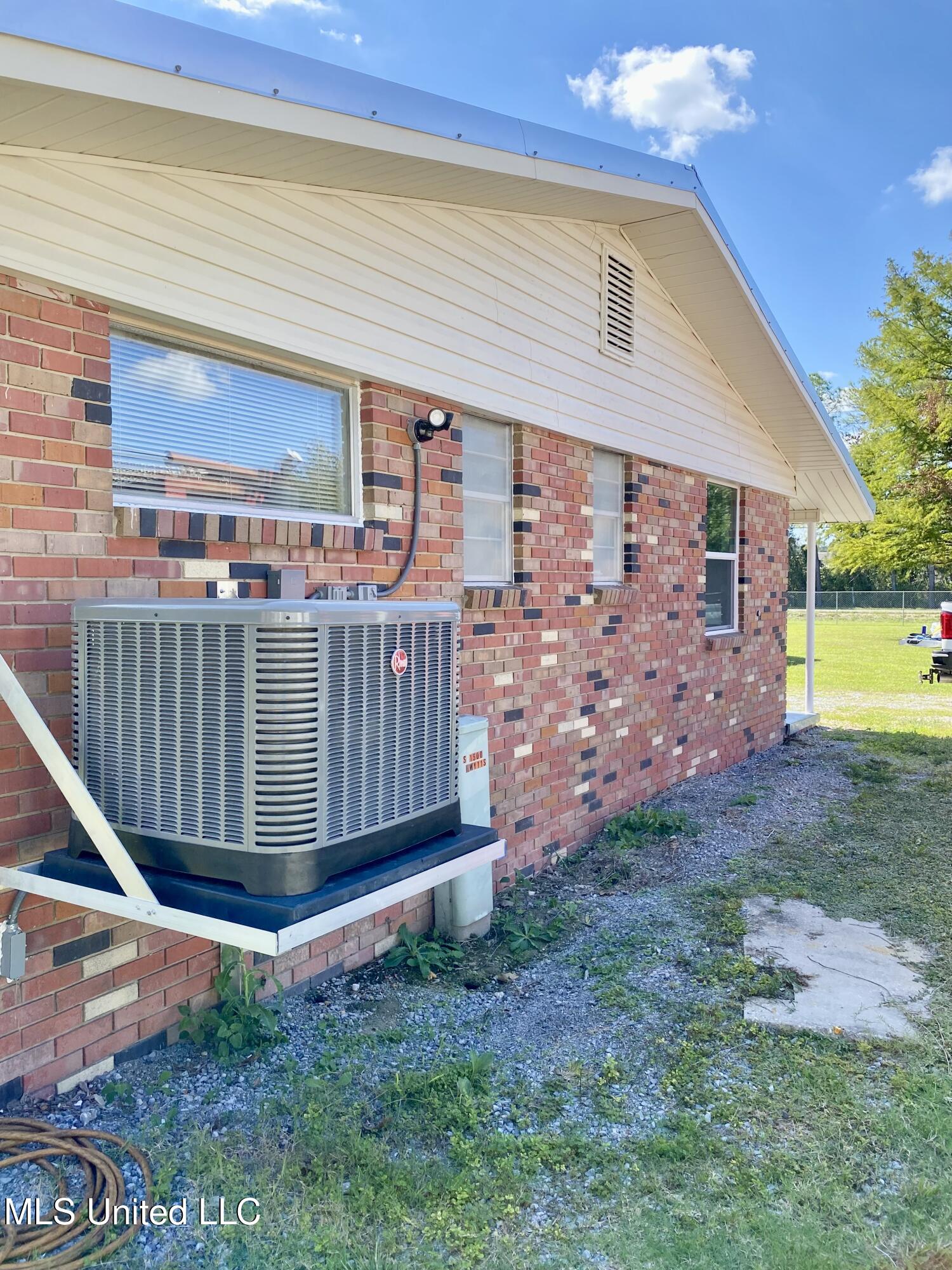 1307 S Hwy. 11 Property Photo 4