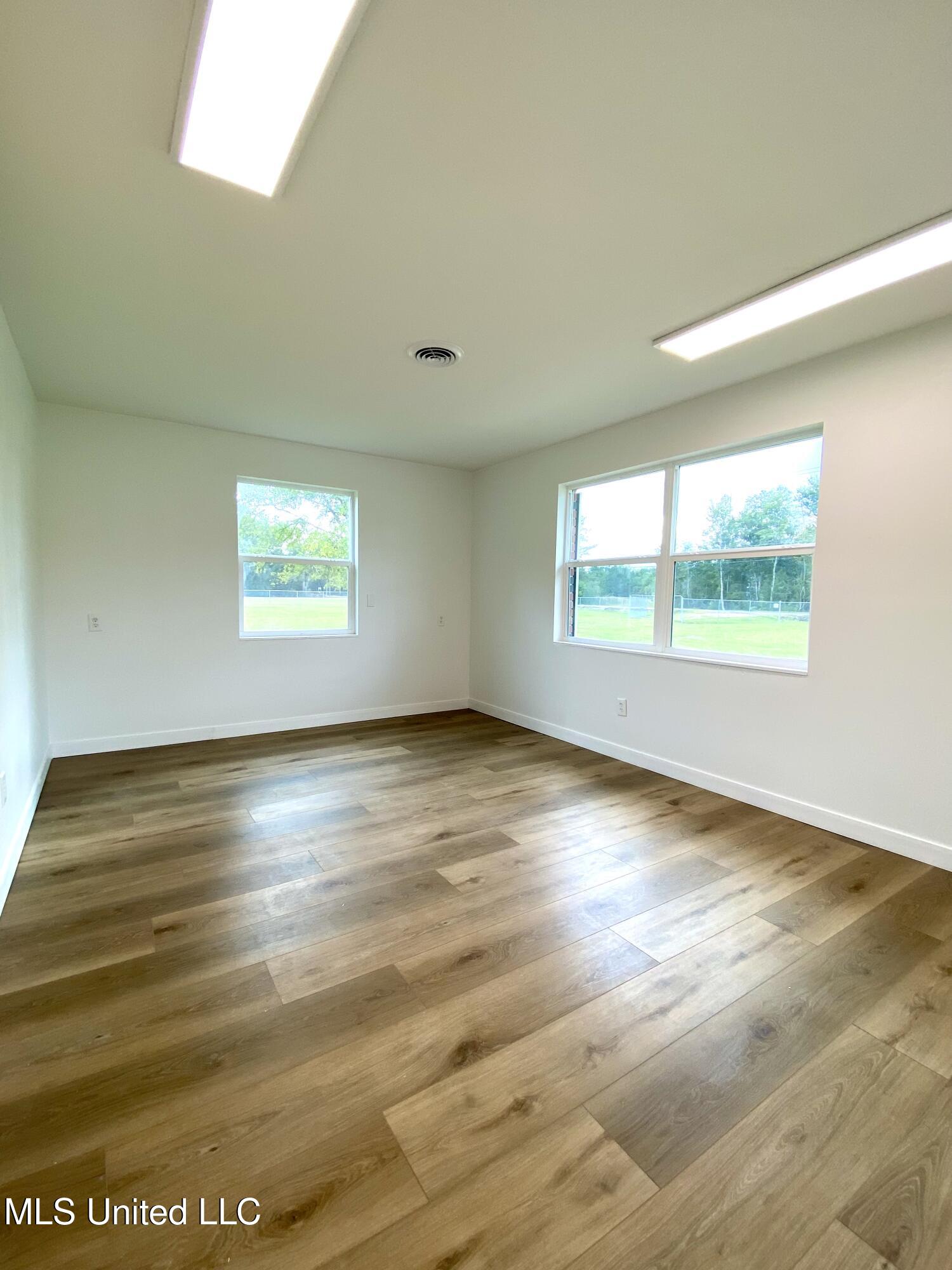 1307 S Hwy. 11 Property Photo 6