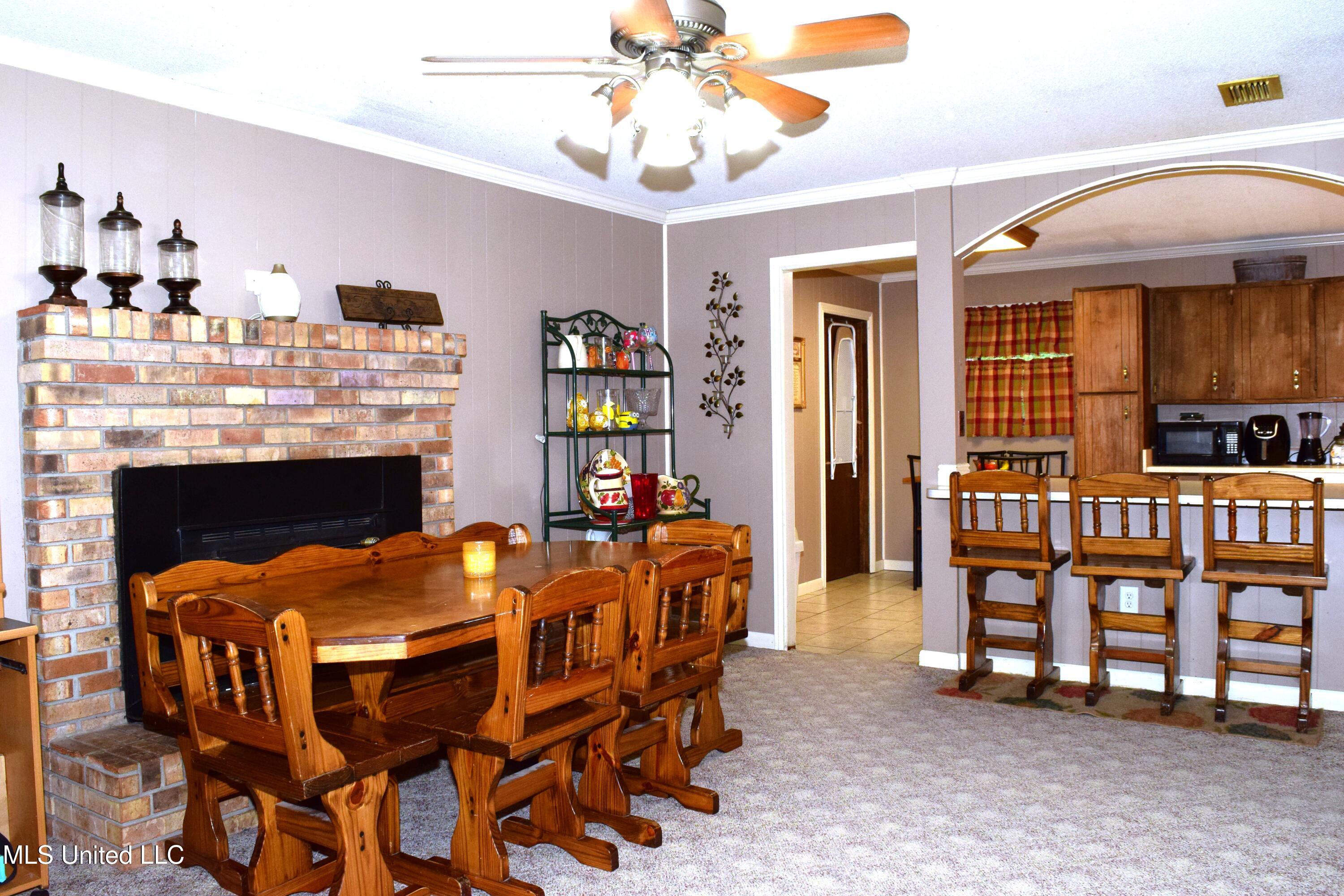 918 Neely Avera Road Property Photo 2