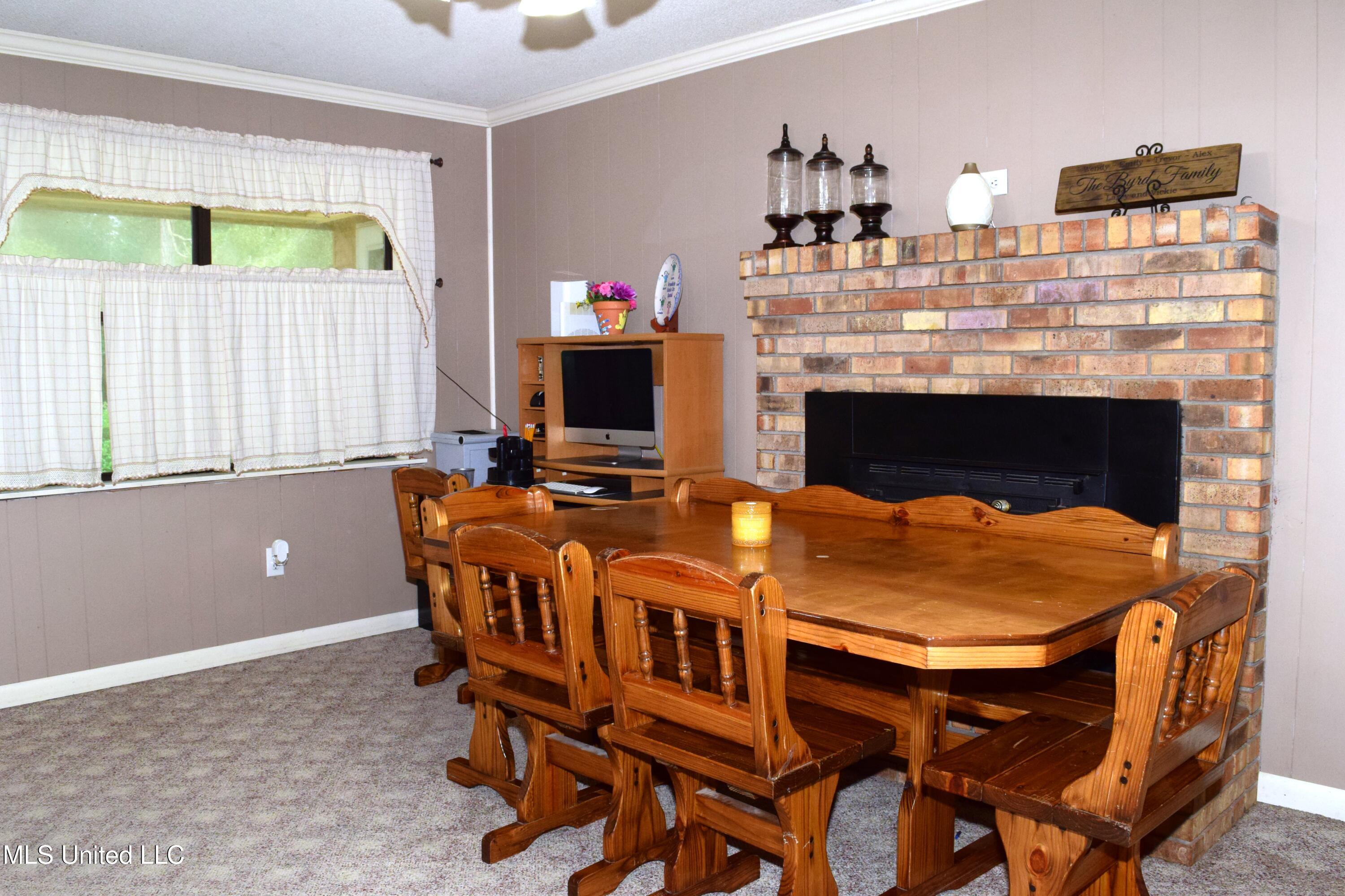 918 Neely Avera Road Property Photo 3