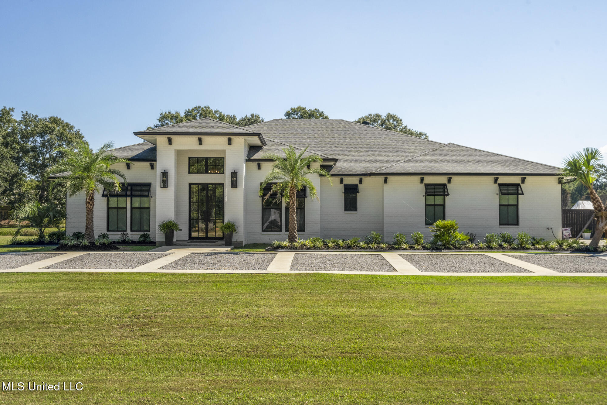 15 Legacy Drive Property Photo 1