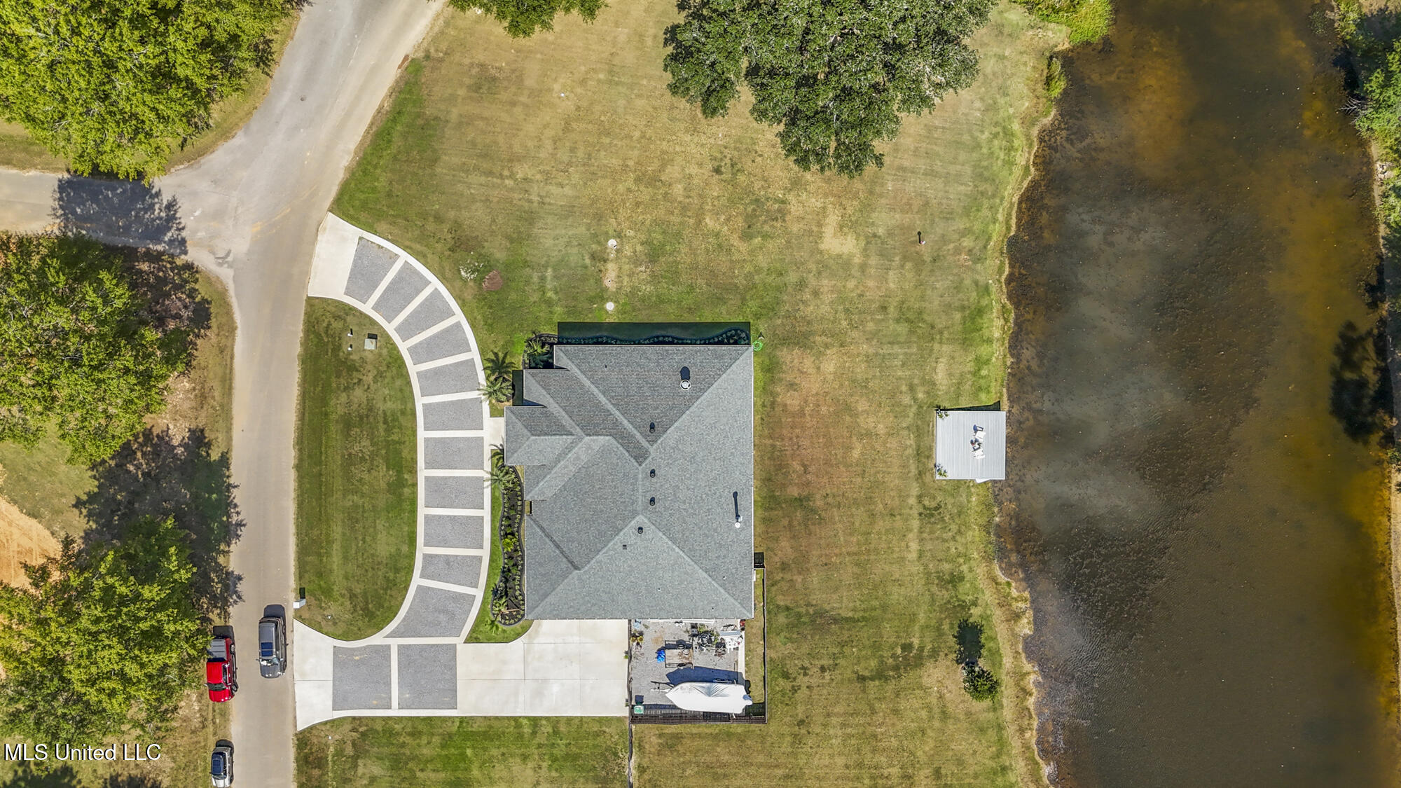 15 Legacy Drive Property Photo 8