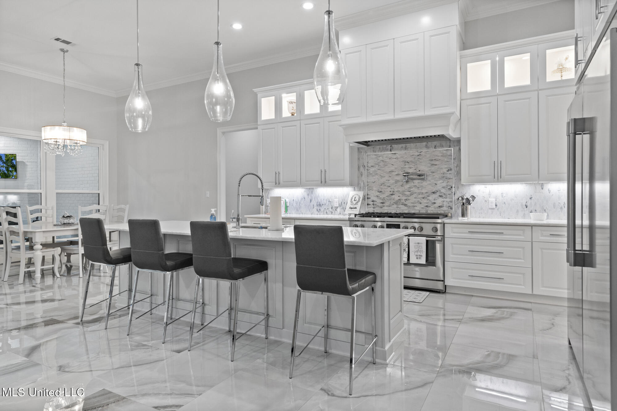 15 Legacy Drive Property Photo 18