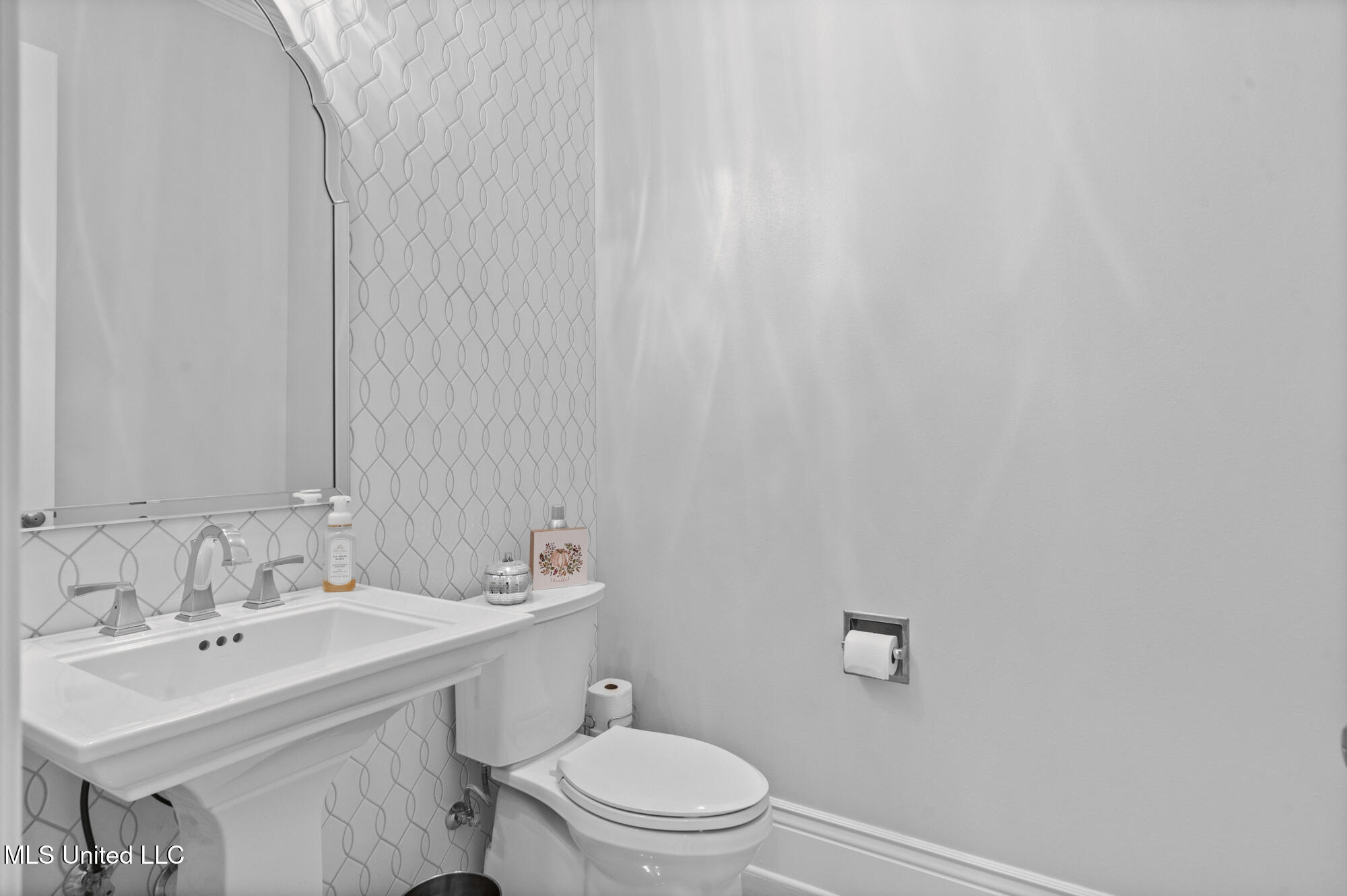 15 Legacy Drive Property Photo 33