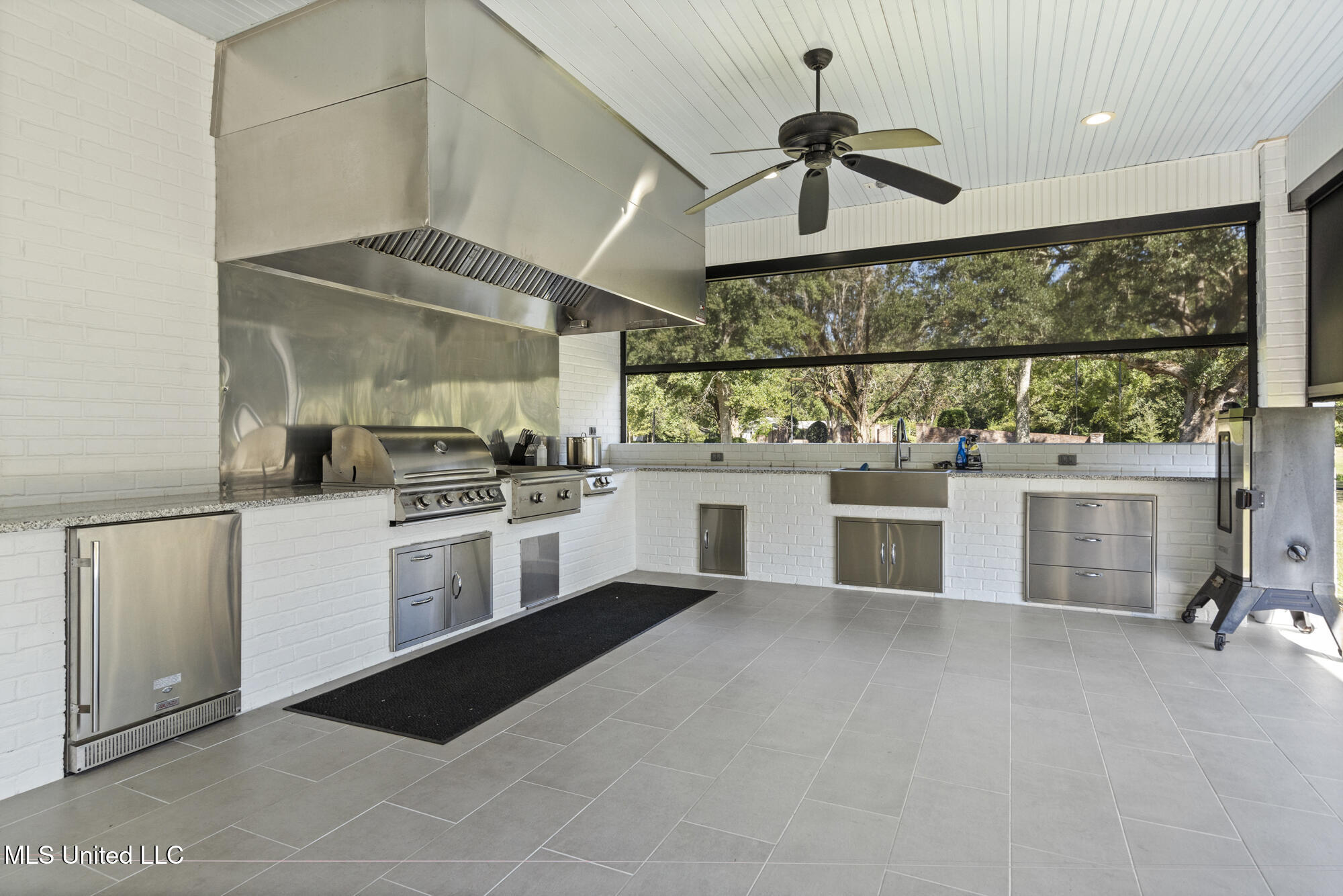 15 Legacy Drive Property Photo 45