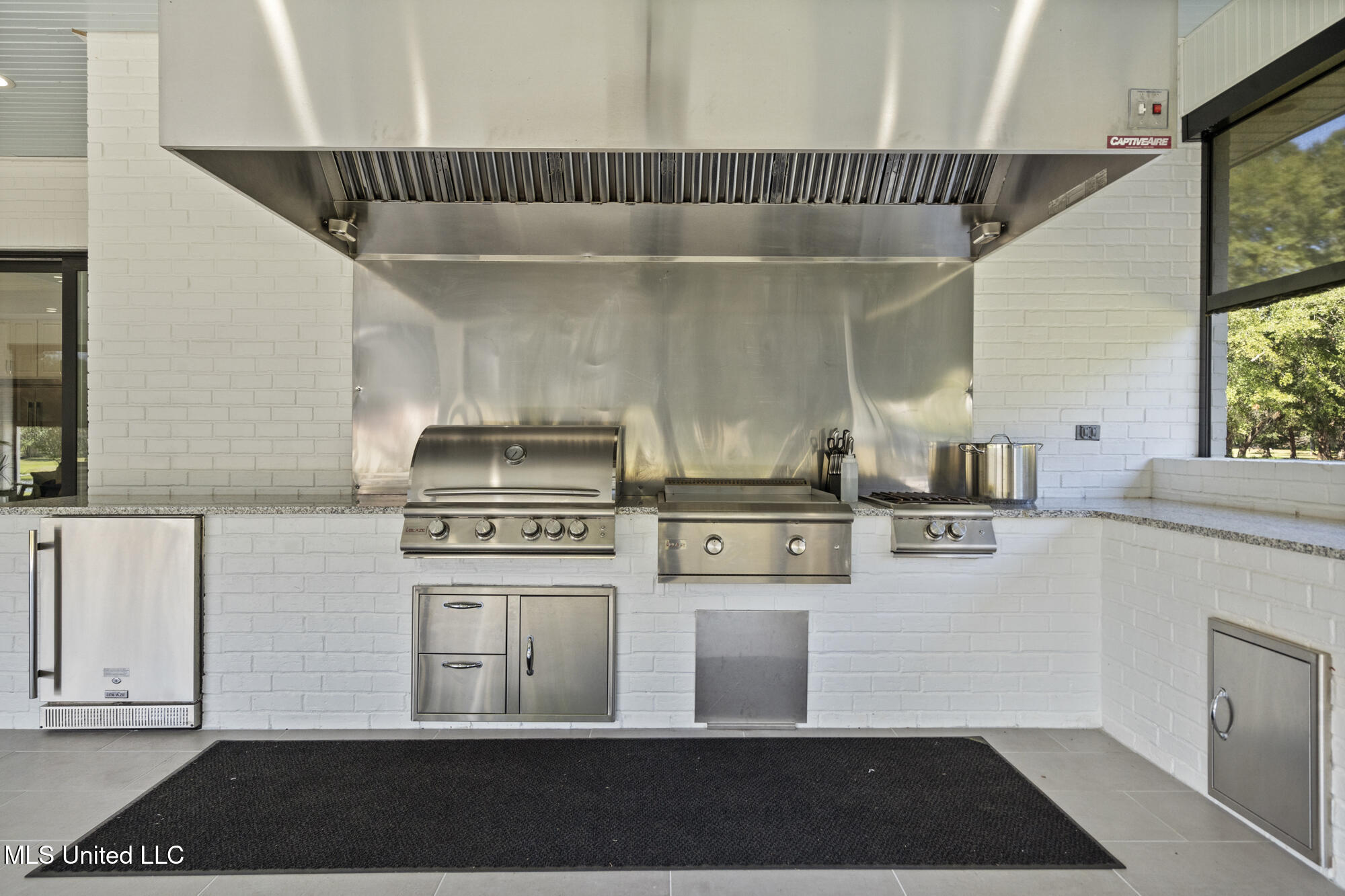 15 Legacy Drive Property Photo 46