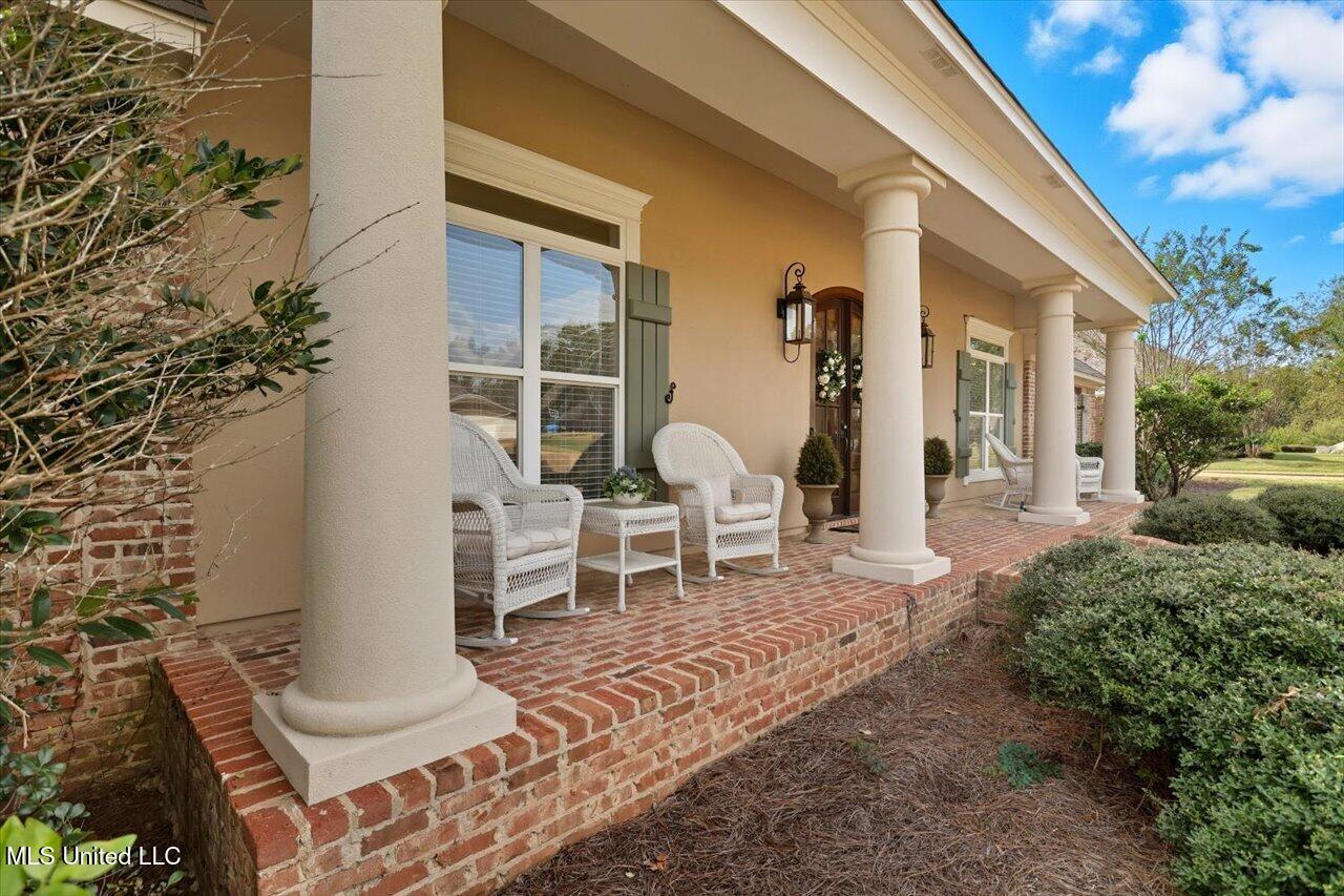 323 Eastridge Drive Property Photo 5