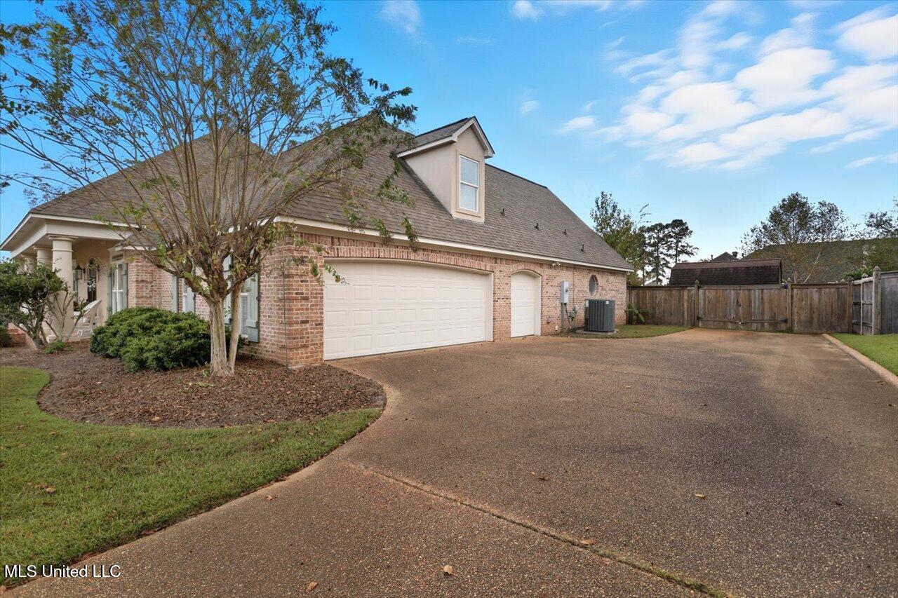 323 Eastridge Drive Property Photo 8