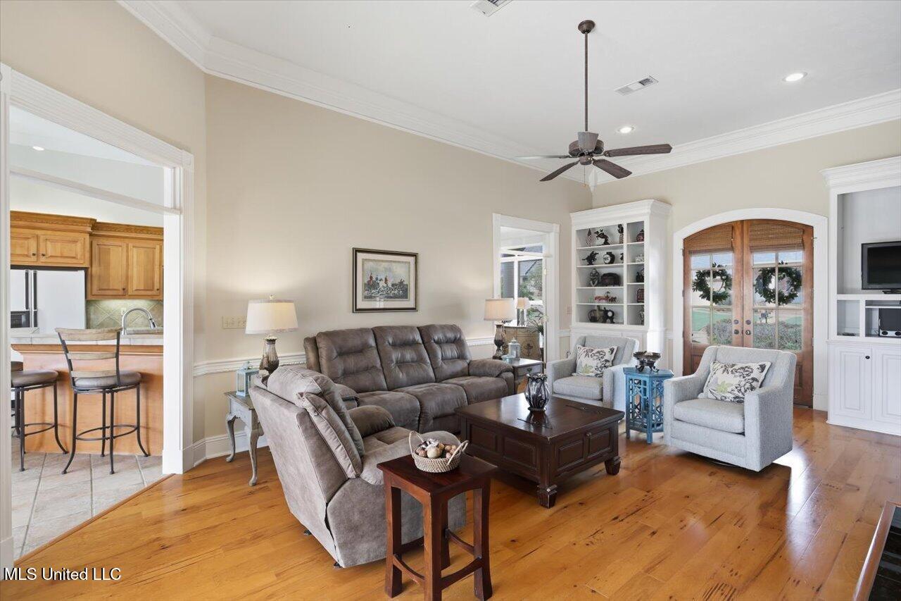 323 Eastridge Drive Property Photo 11