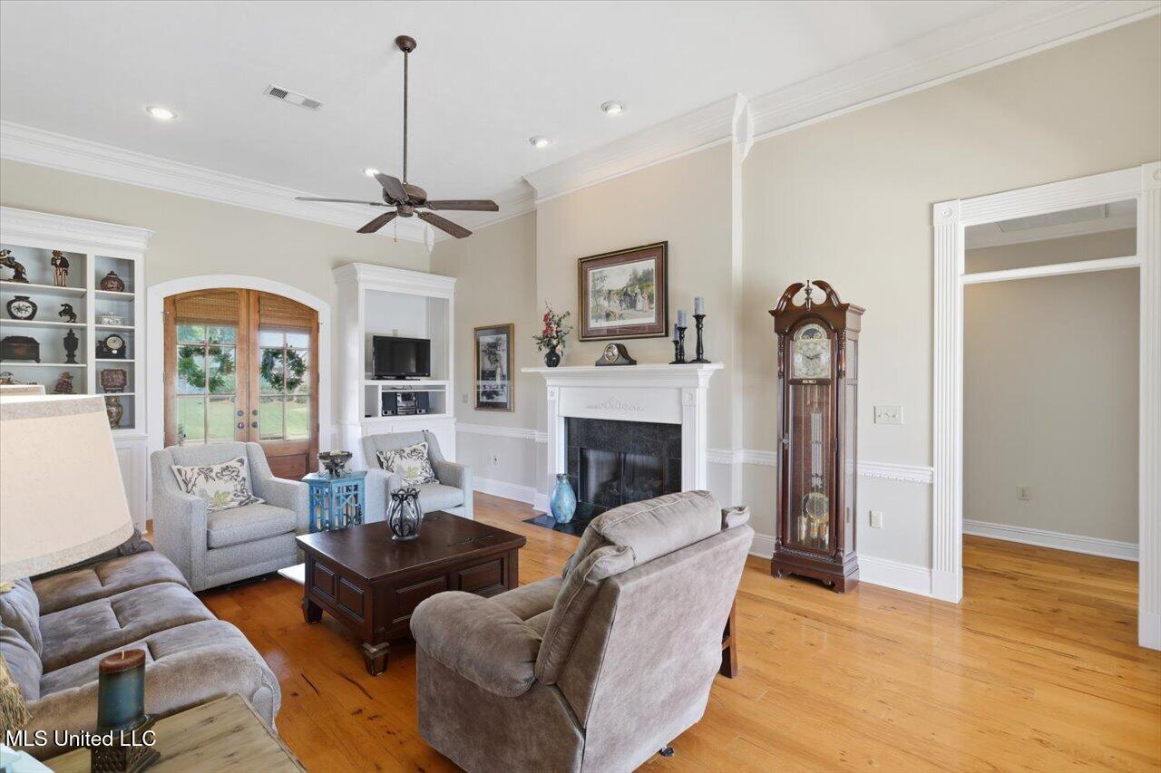 323 Eastridge Drive Property Photo 12