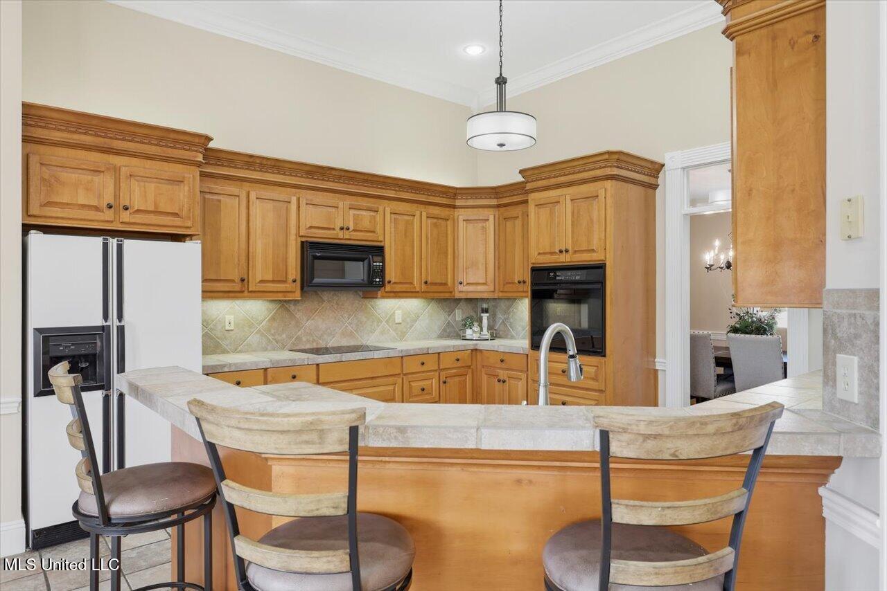 323 Eastridge Drive Property Photo 13