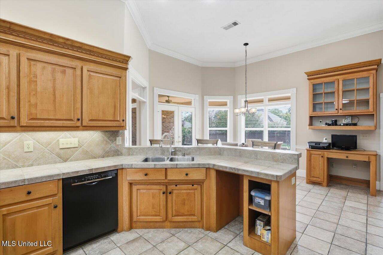 323 Eastridge Drive Property Photo 15