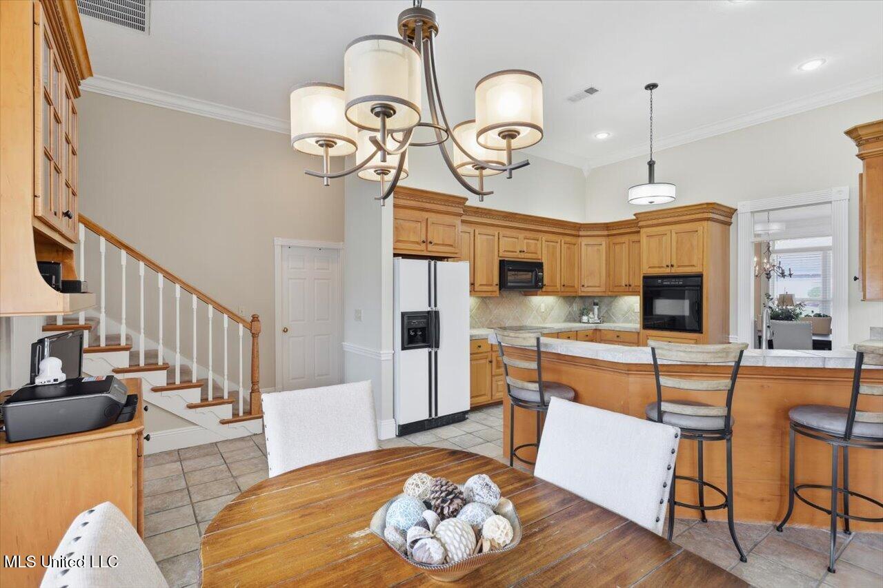 323 Eastridge Drive Property Photo 18