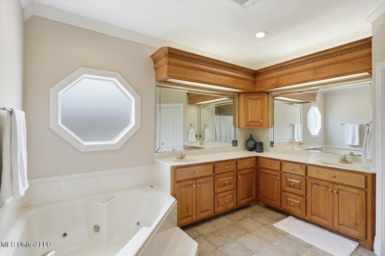 323 Eastridge Drive Property Photo 24