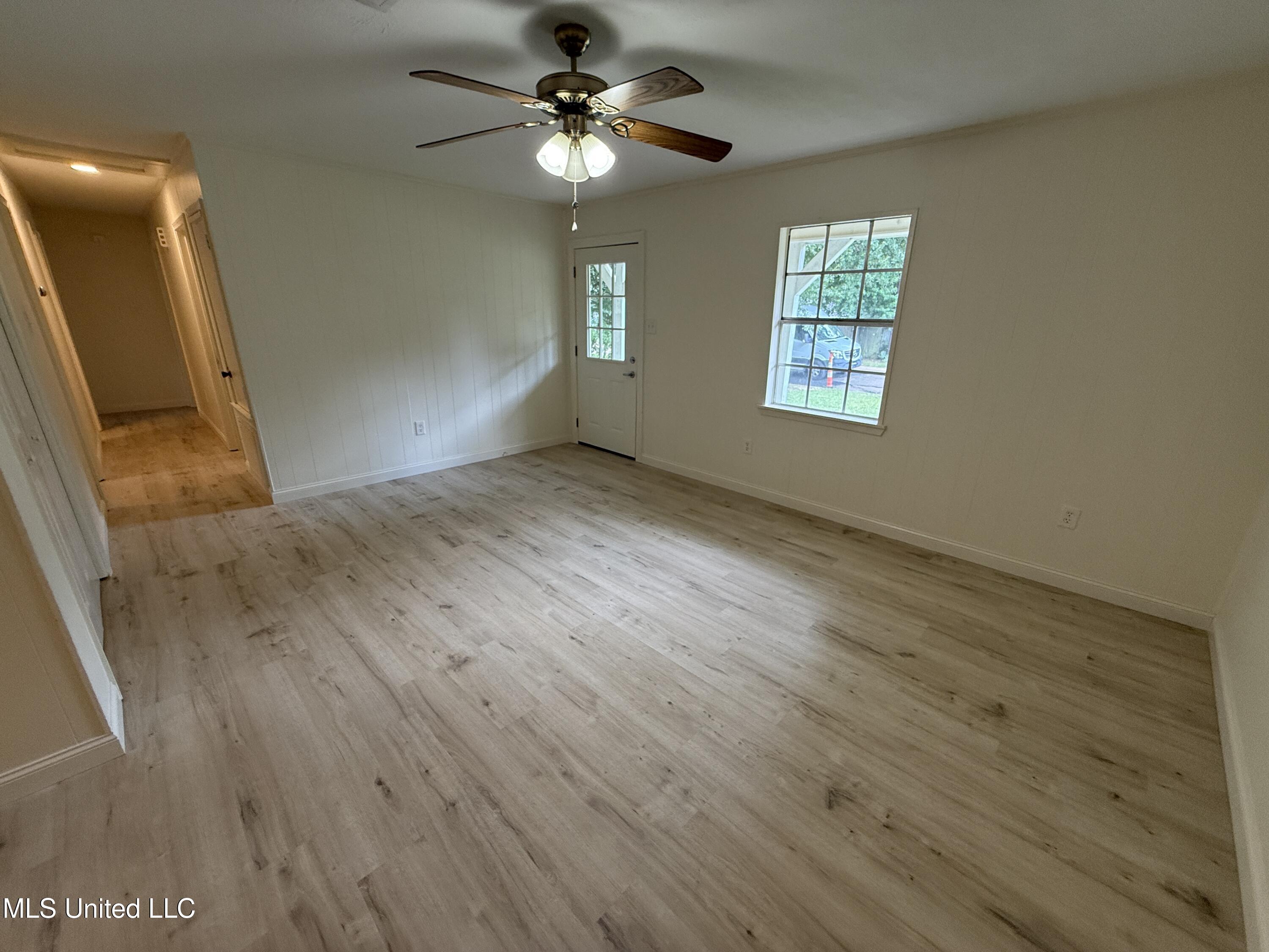 222 Cherry Circle Property Photo 2