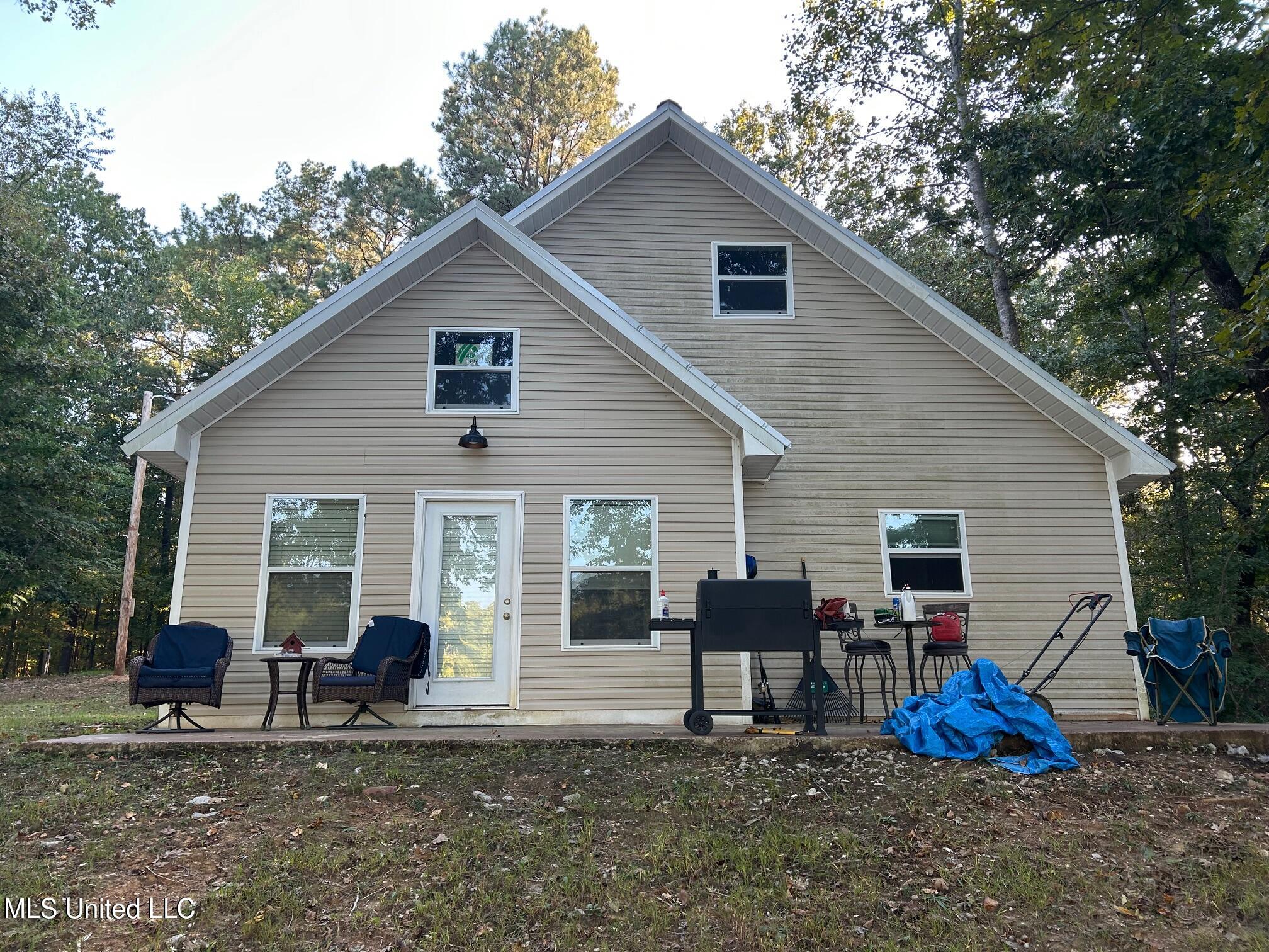 106 Drive 1902 Property Photo 1