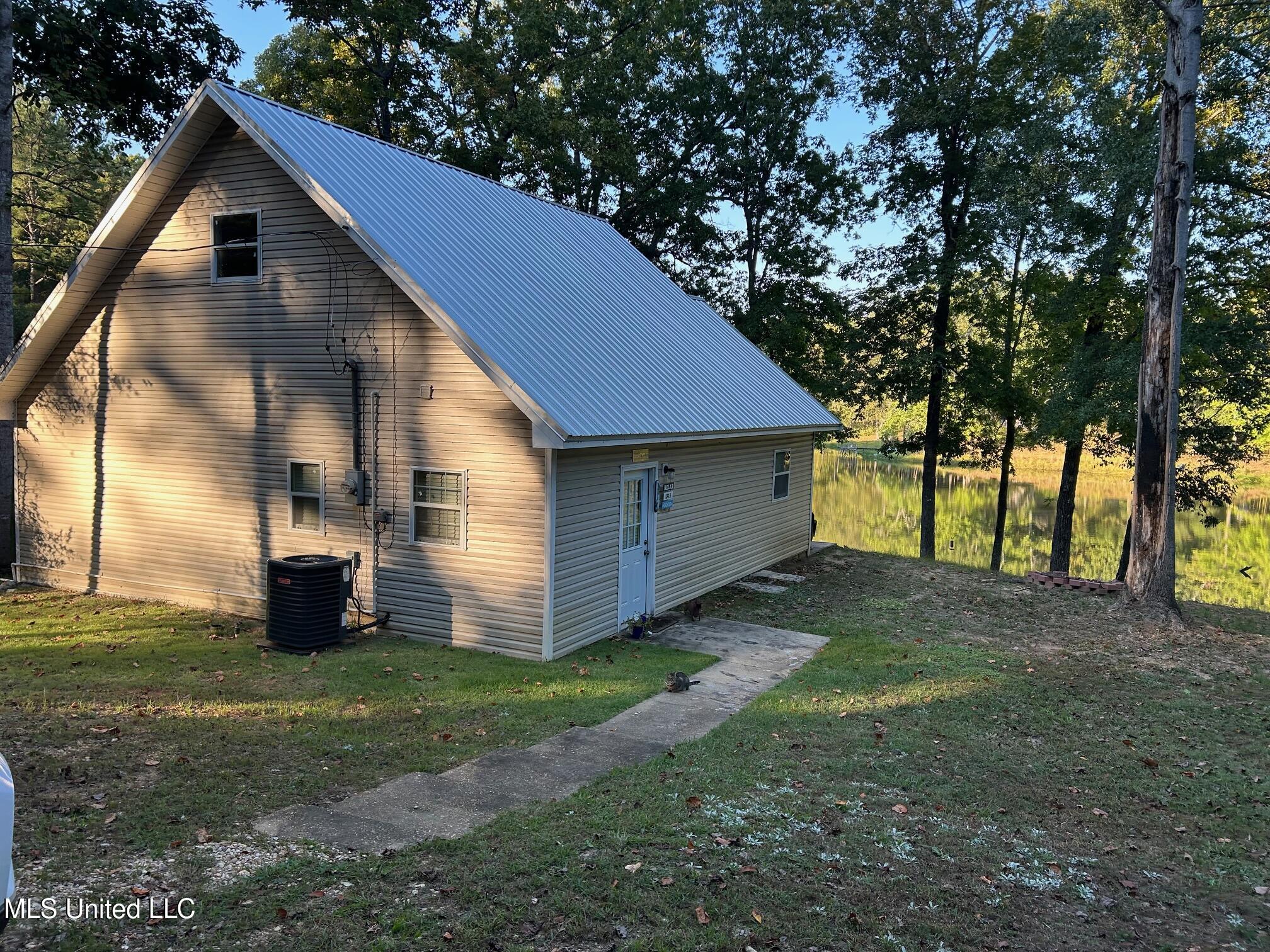 106 Drive 1902 Property Photo 3