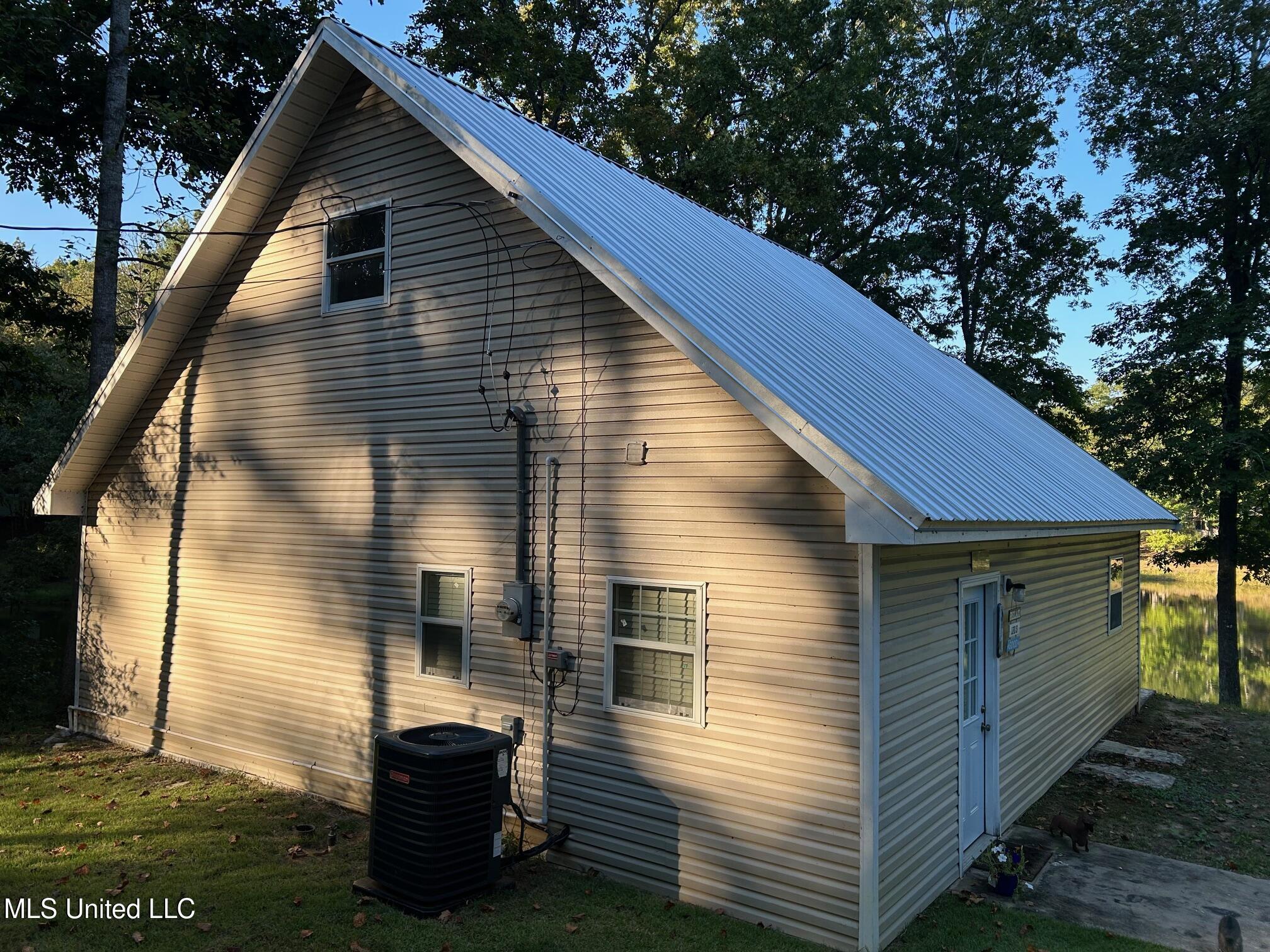 106 Drive 1902 Property Photo 8