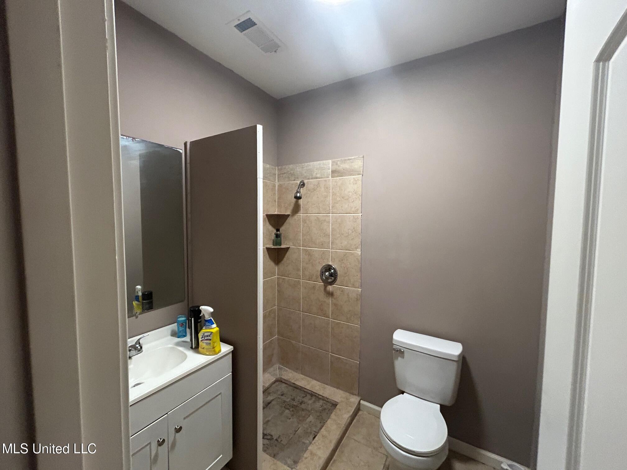 106 Drive 1902 Property Photo 16