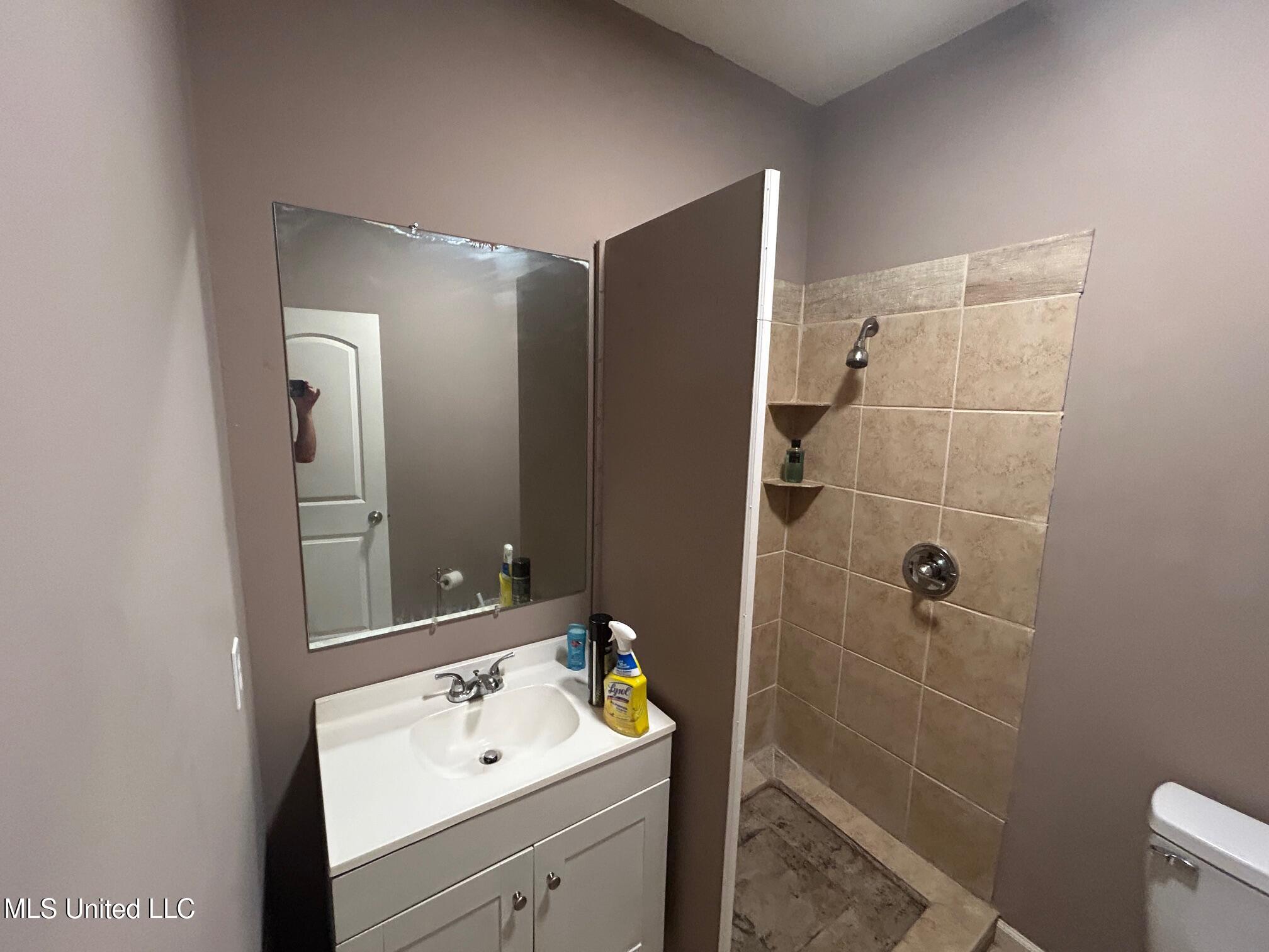 106 Drive 1902 Property Photo 17