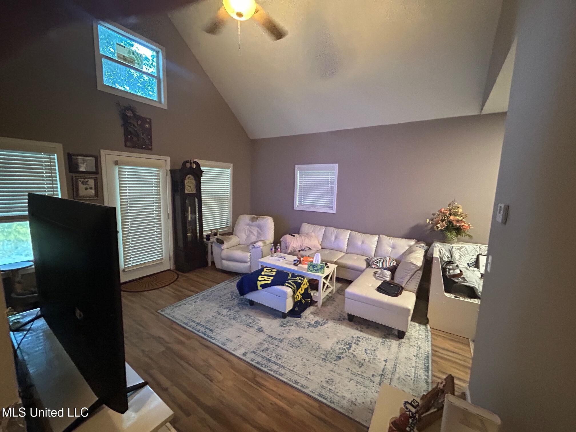 106 Drive 1902 Property Photo 24