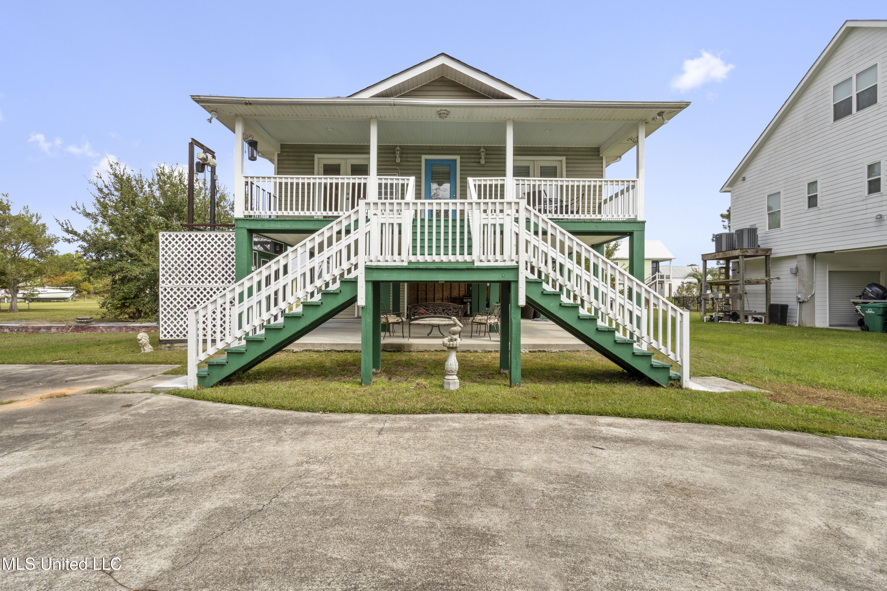 114 Favre Street Property Photo 1