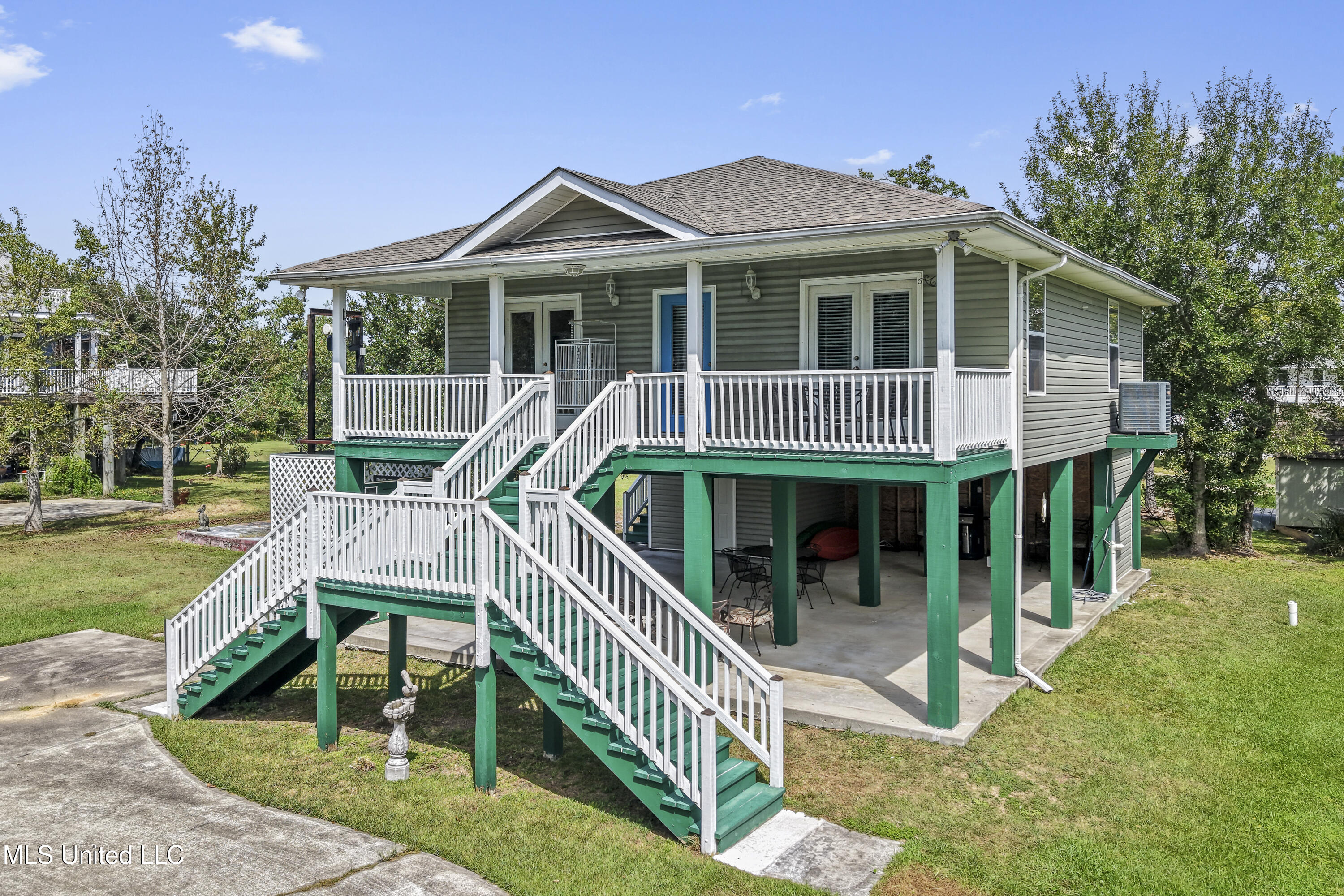 114 Favre Street Property Photo 4