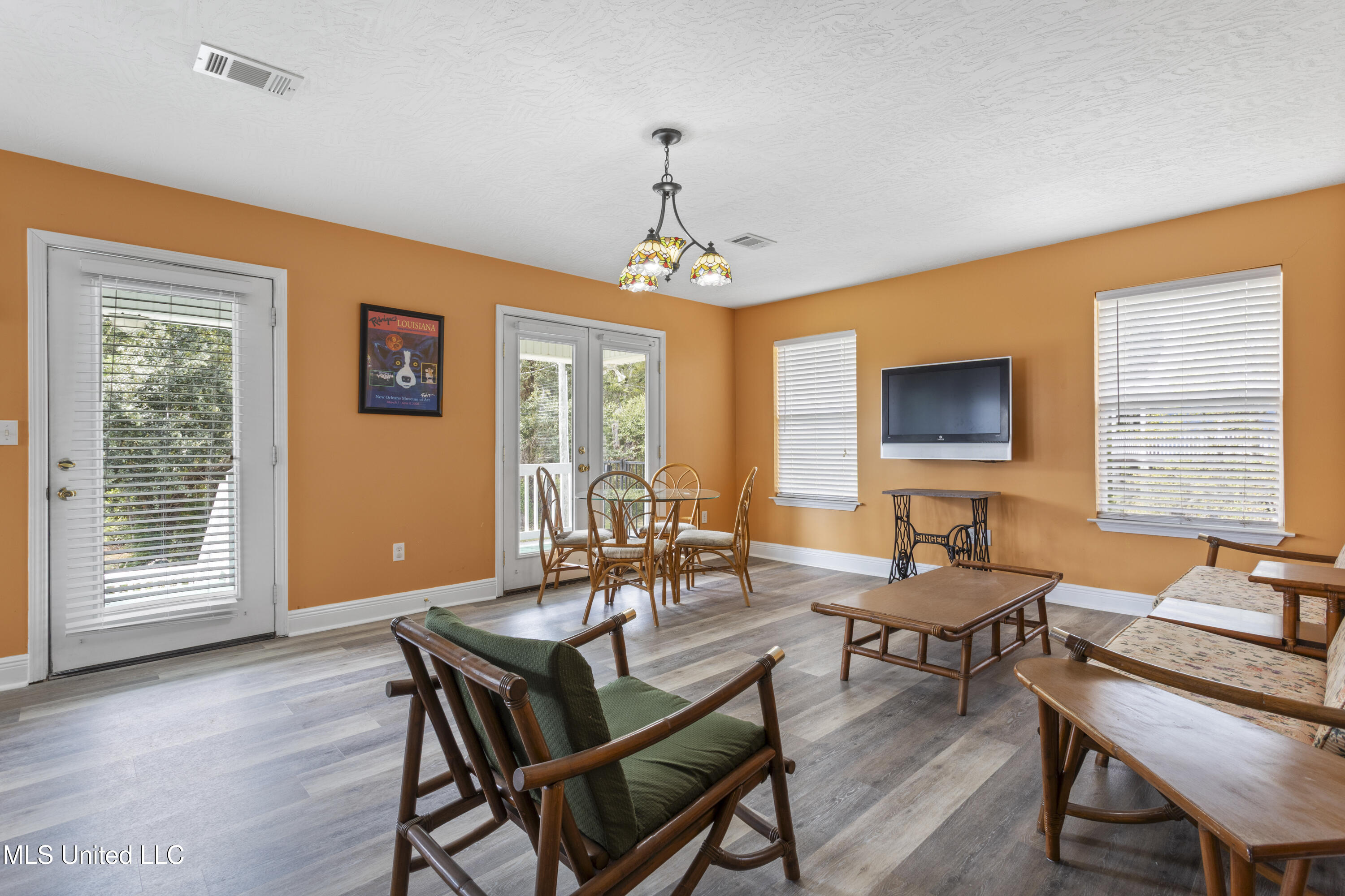 114 Favre Street Property Photo 7