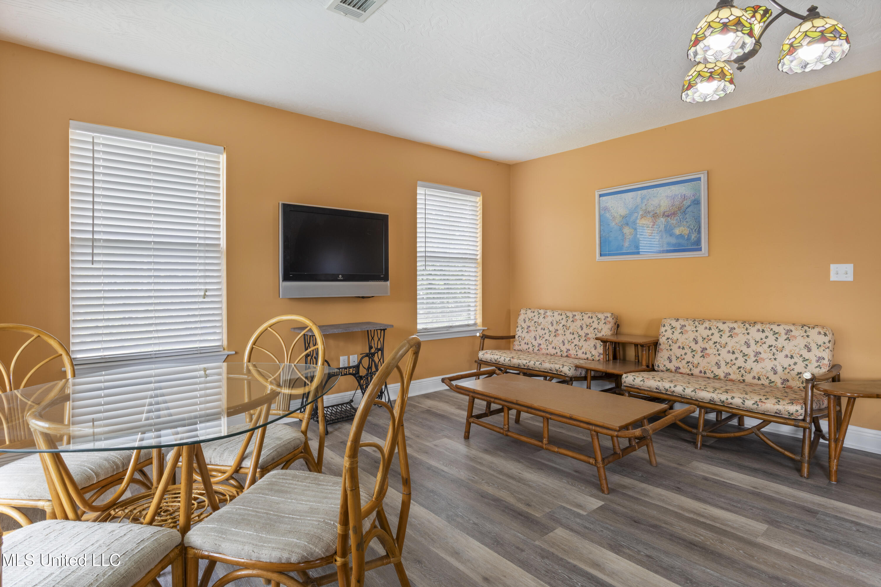 114 Favre Street Property Photo 8