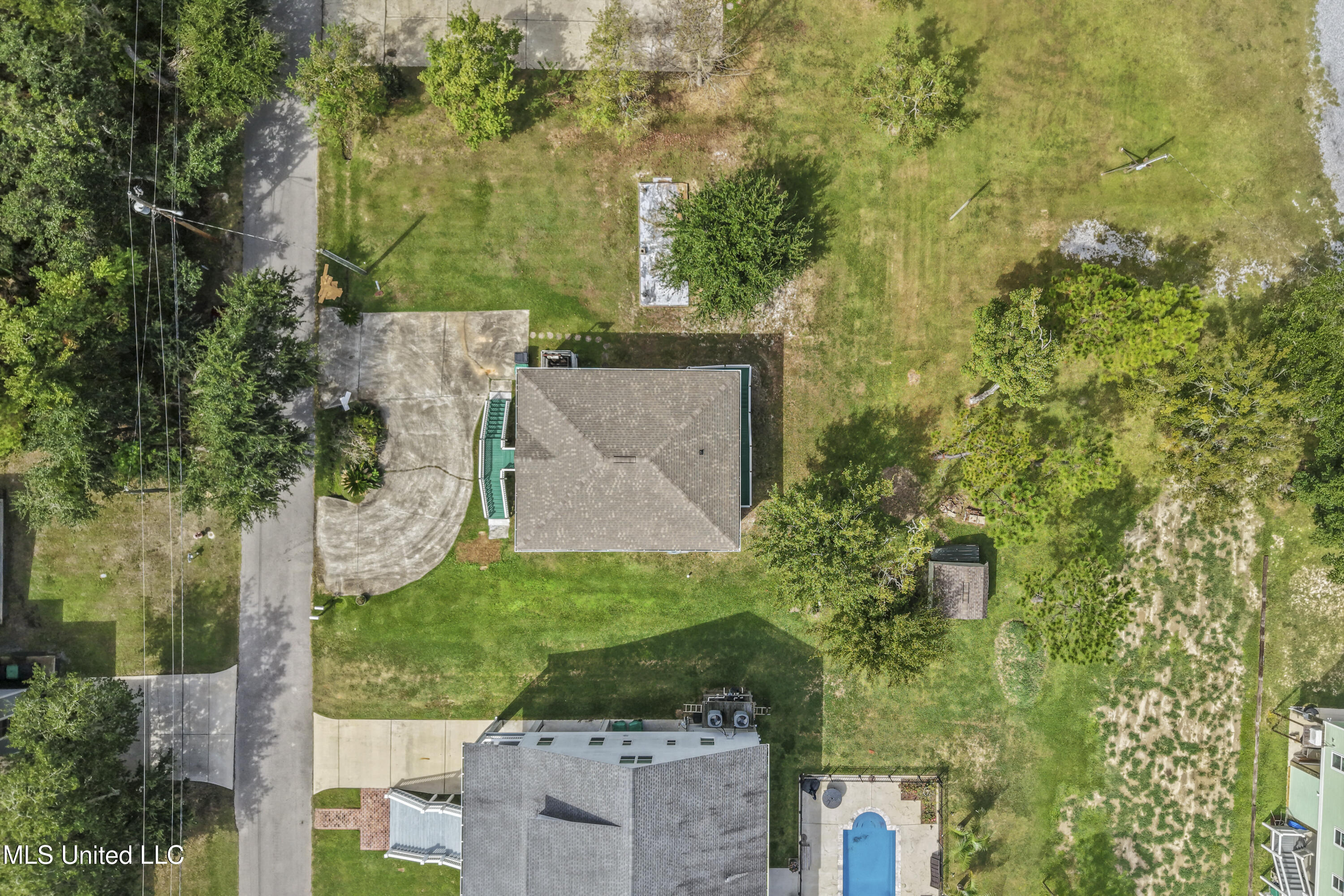 114 Favre Street Property Photo 33