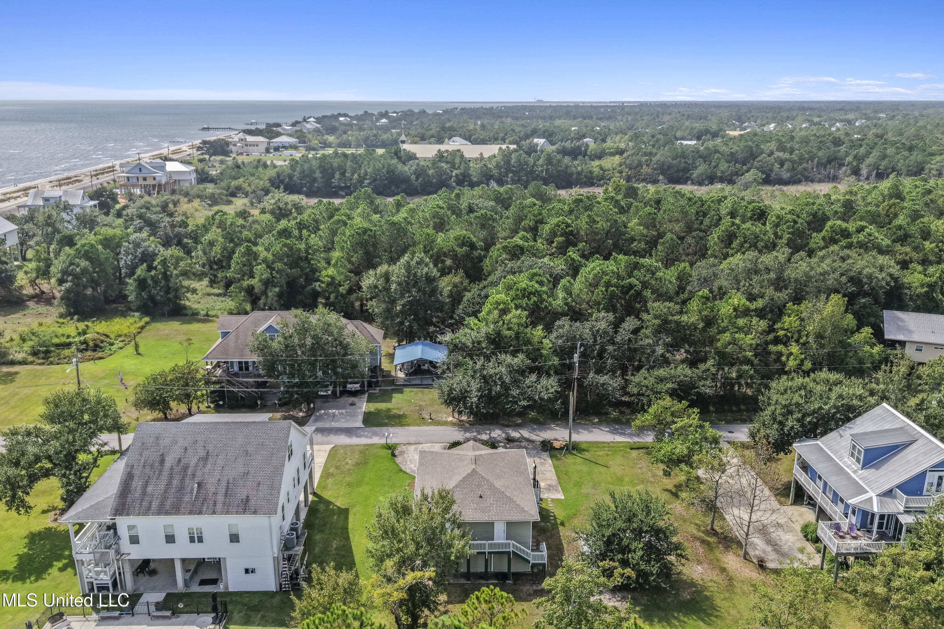 114 Favre Street Property Photo 34