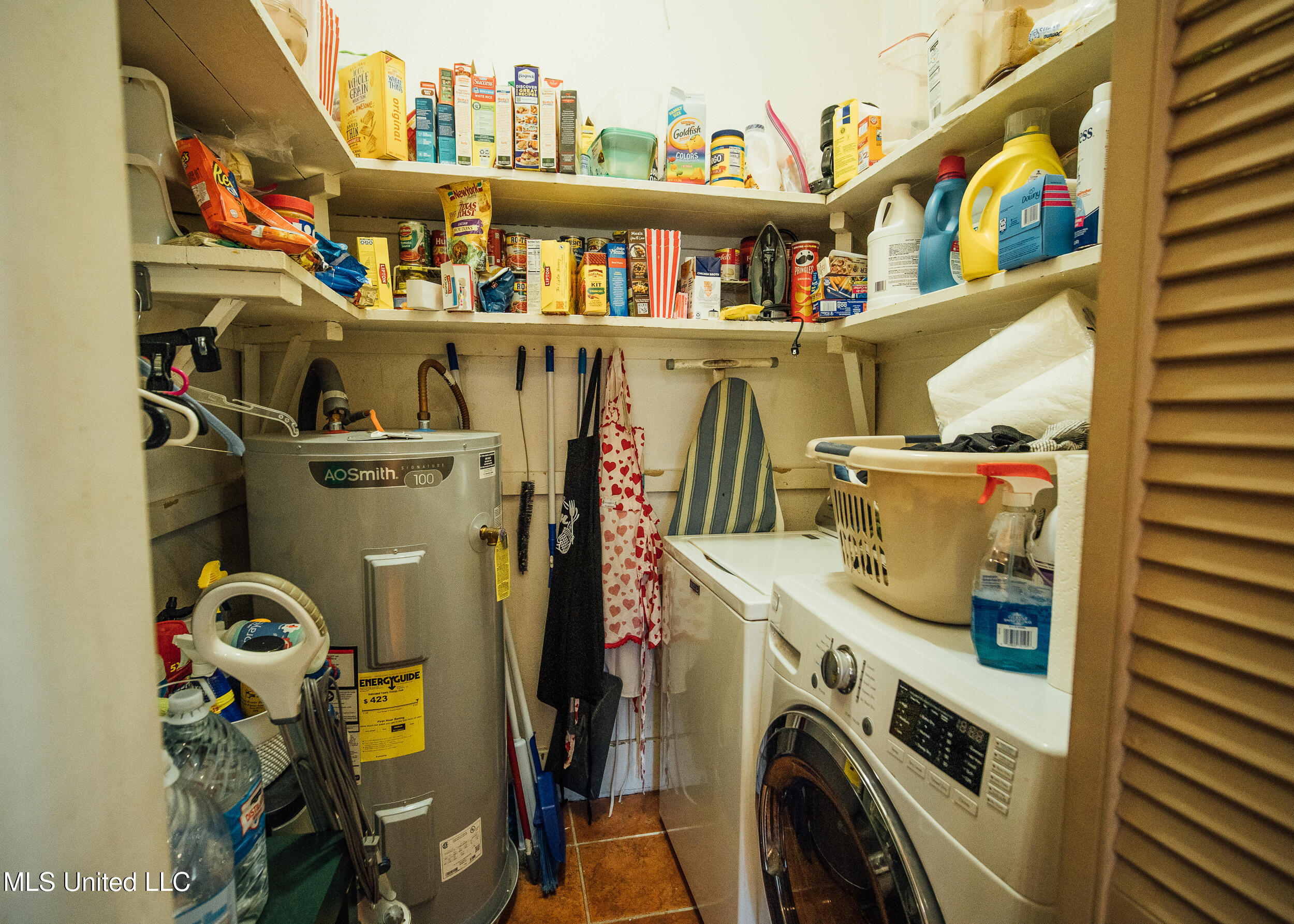 300 Elizabeth Street Property Photo 13