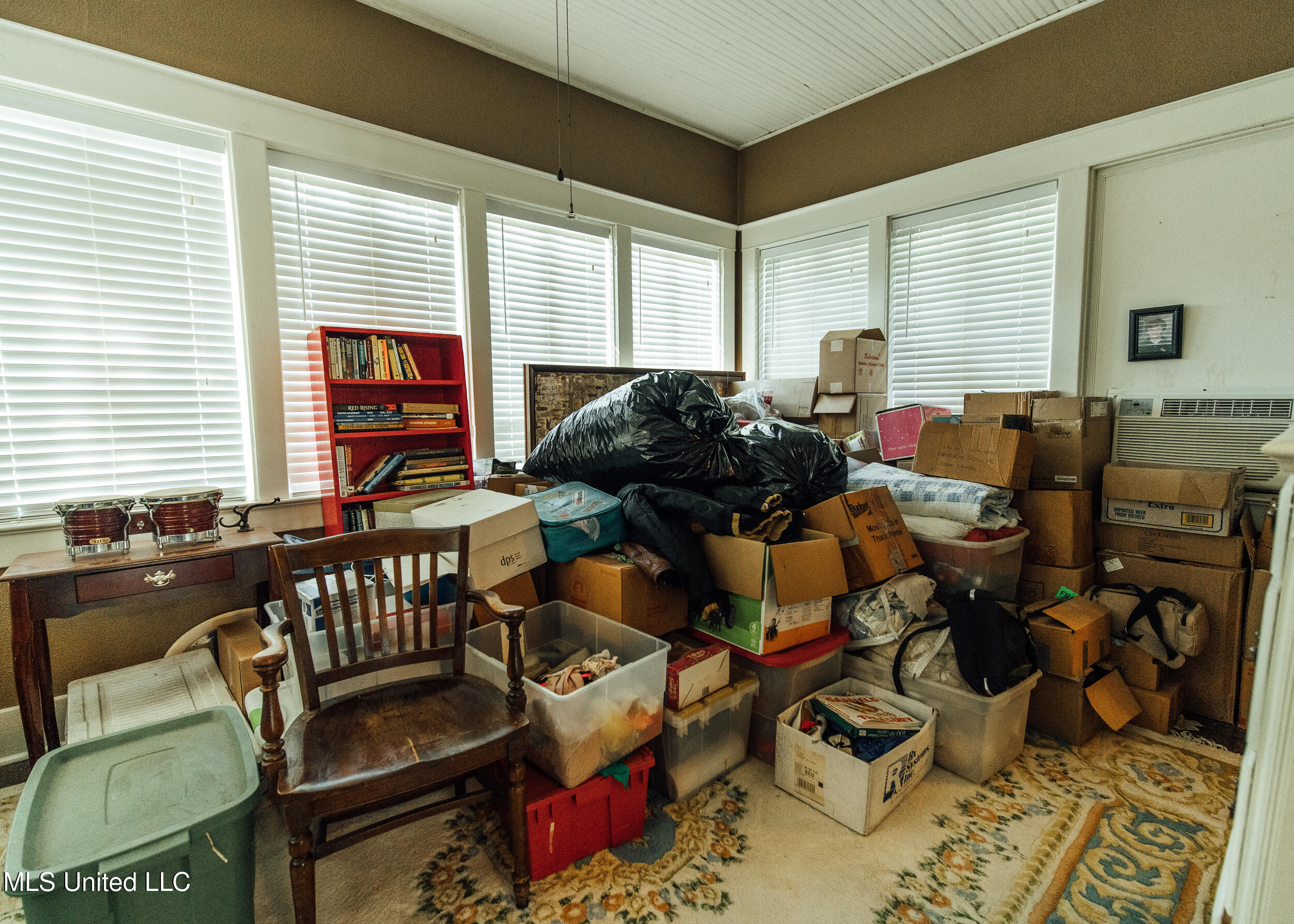 300 Elizabeth Street Property Photo 17