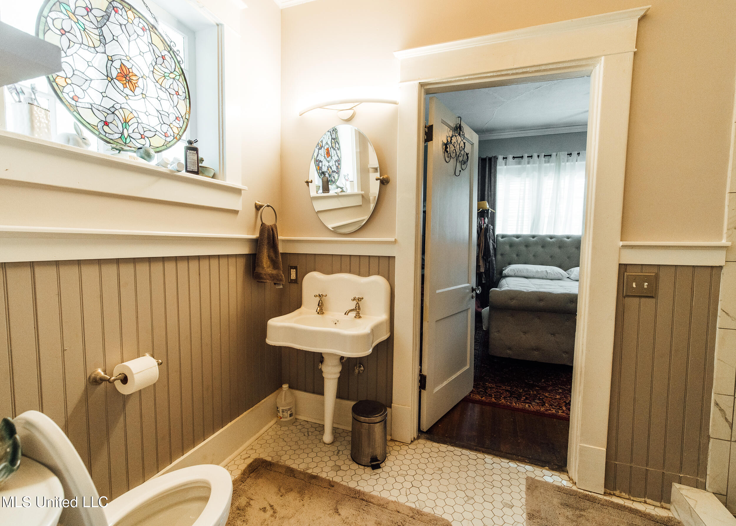 300 Elizabeth Street Property Photo 20