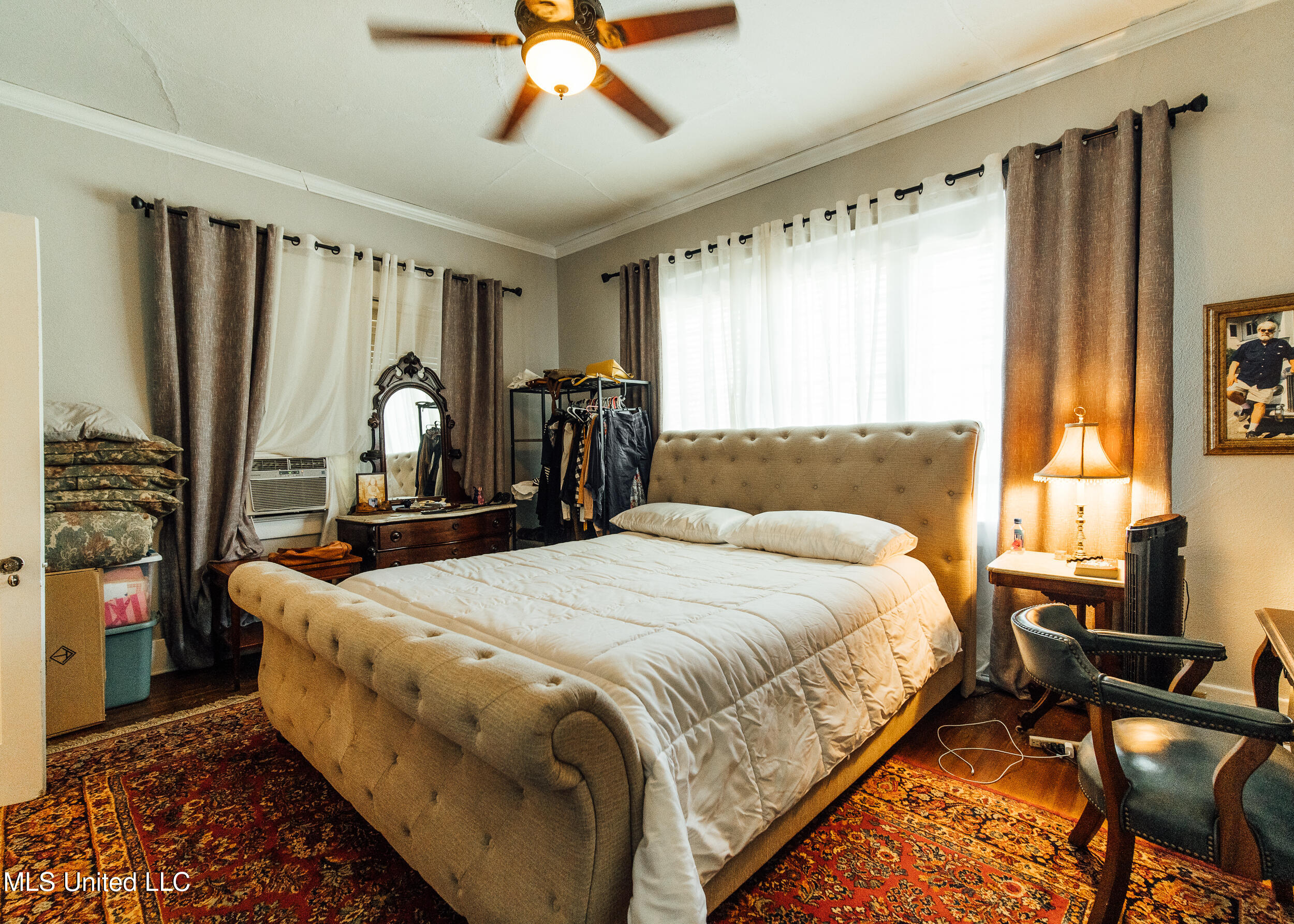 300 Elizabeth Street Property Photo 22